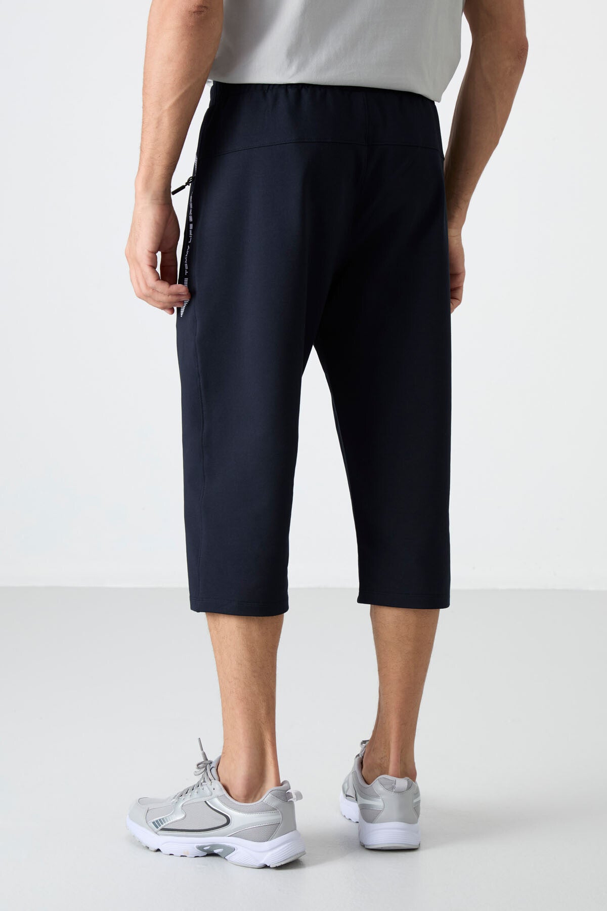 Lacivert - Beyaz Fermuar Cepli Standart Kalıp Klasik Paça Erkek Kapri - 83091