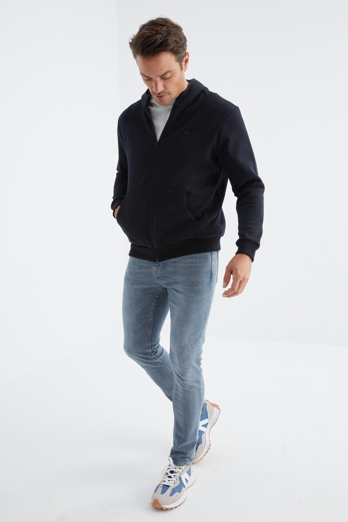 Lacivert Basic Kapüşonlu Rahat Form Nakış Detaylı Fermuarlı Erkek Sweatshirt - 88035