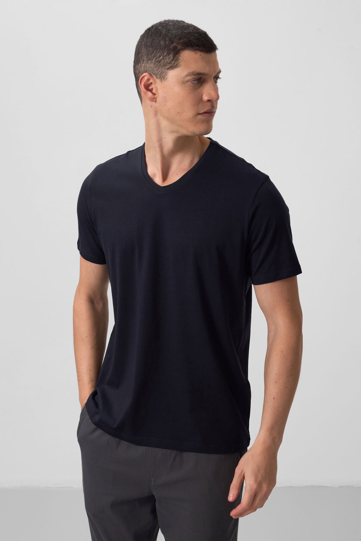 Lacivert Basic Kısa Kol Standart Kalıp V Yaka Erkek T-Shirt - 87912