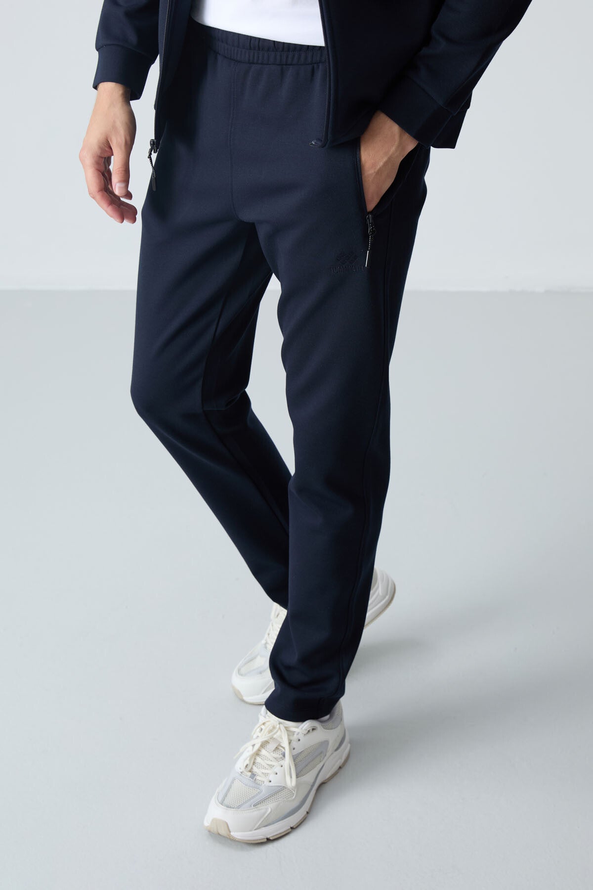 Lacivert  Dik Yaka Çift Renk Rahat Form Klasik Paça Erkek Eşofman Takımı - 85113