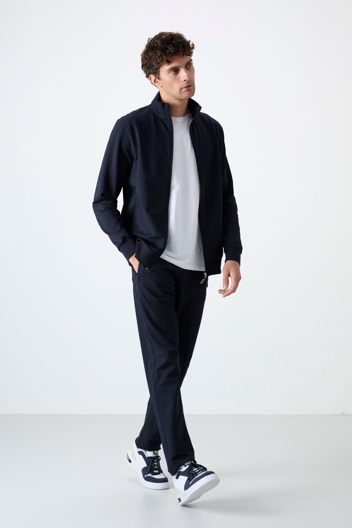 Lacivert Dik Yaka Fermuarlı Rahat Form Klasik Paça Erkek Eşofman Takımı - 85072