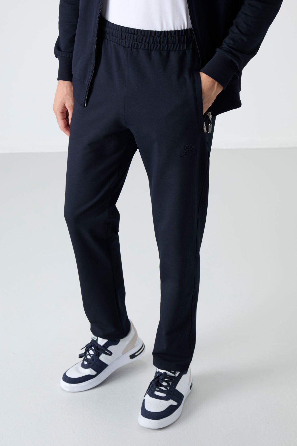 Lacivert Dik Yaka Fermuarlı Rahat Form Klasik Paça Erkek Eşofman Takımı - 85072