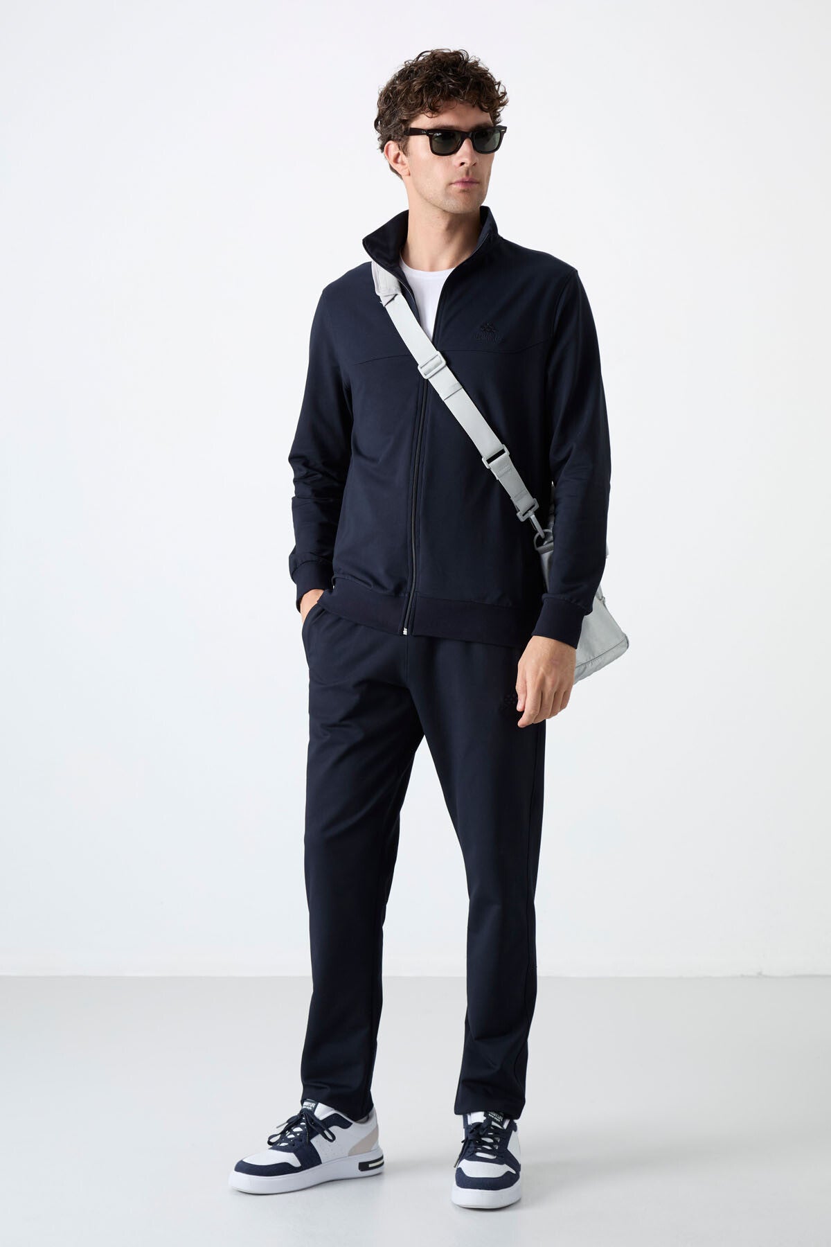 Lacivert Dik Yaka Fermuarlı Rahat Form Klasik Paça Erkek Eşofman Takımı - 85072