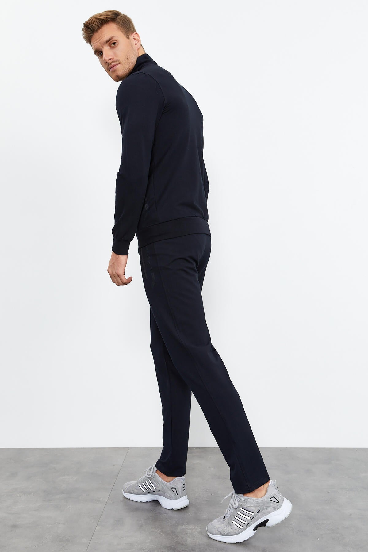 Lacivert Dik Yaka Fermuarlı Standart Kalıp Klasik Paça Erkek Eşofman Takımı - 85152