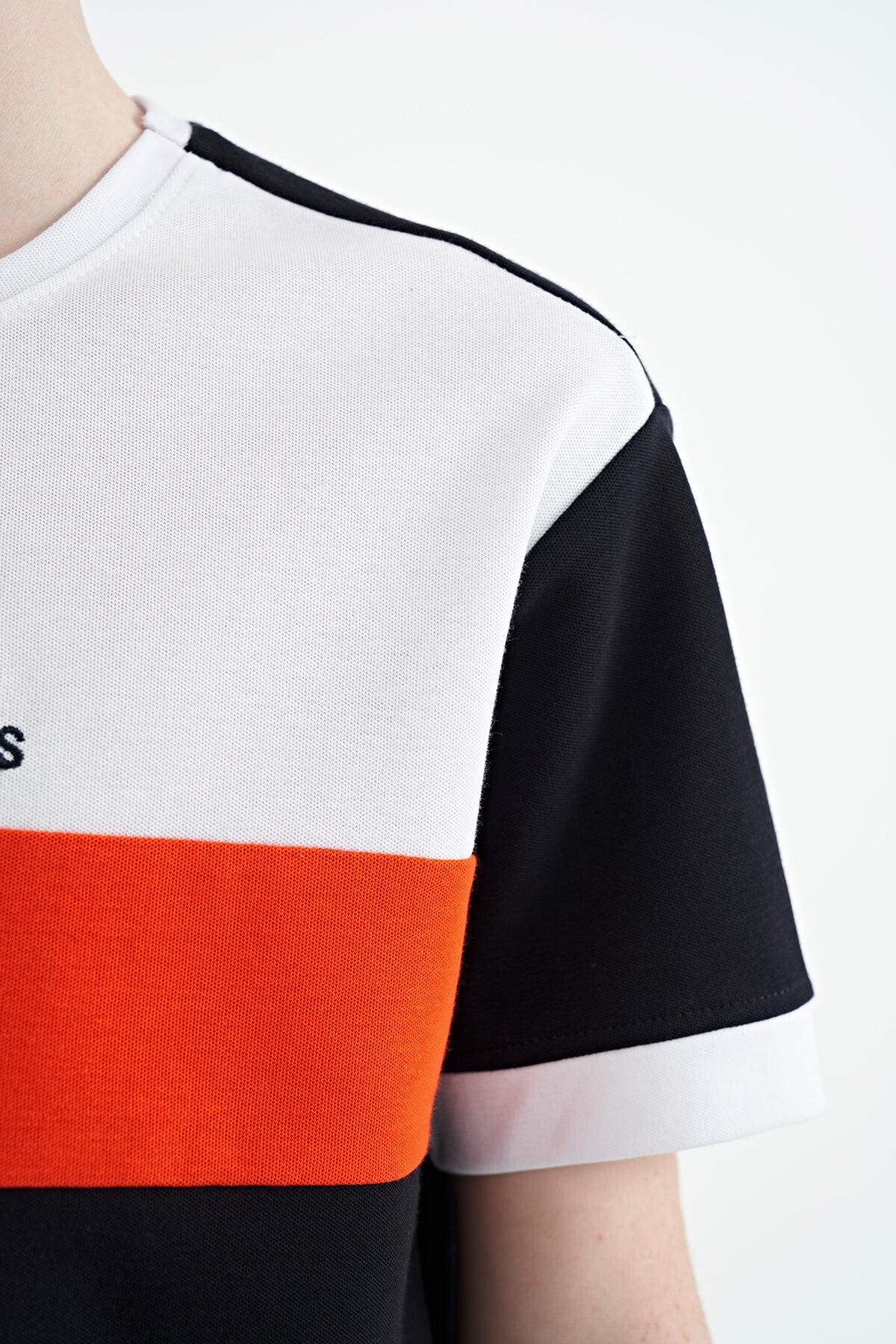 Lacivert Renk Geçişli Nakışlı Oversize Erkek Çocuk T-Shirt - 11159