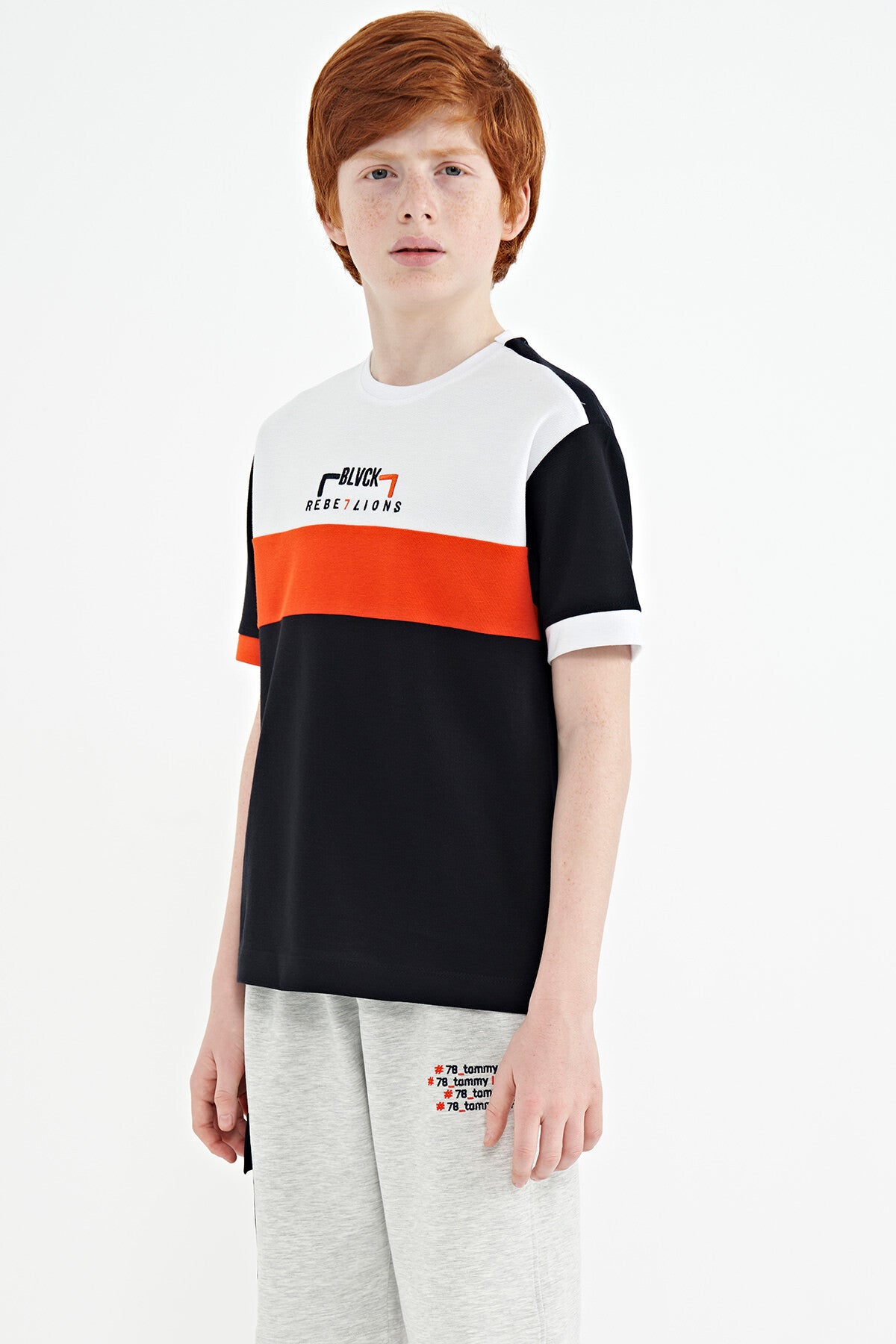 Lacivert Renk Geçişli Nakışlı Oversize Erkek Çocuk T-Shirt - 11159