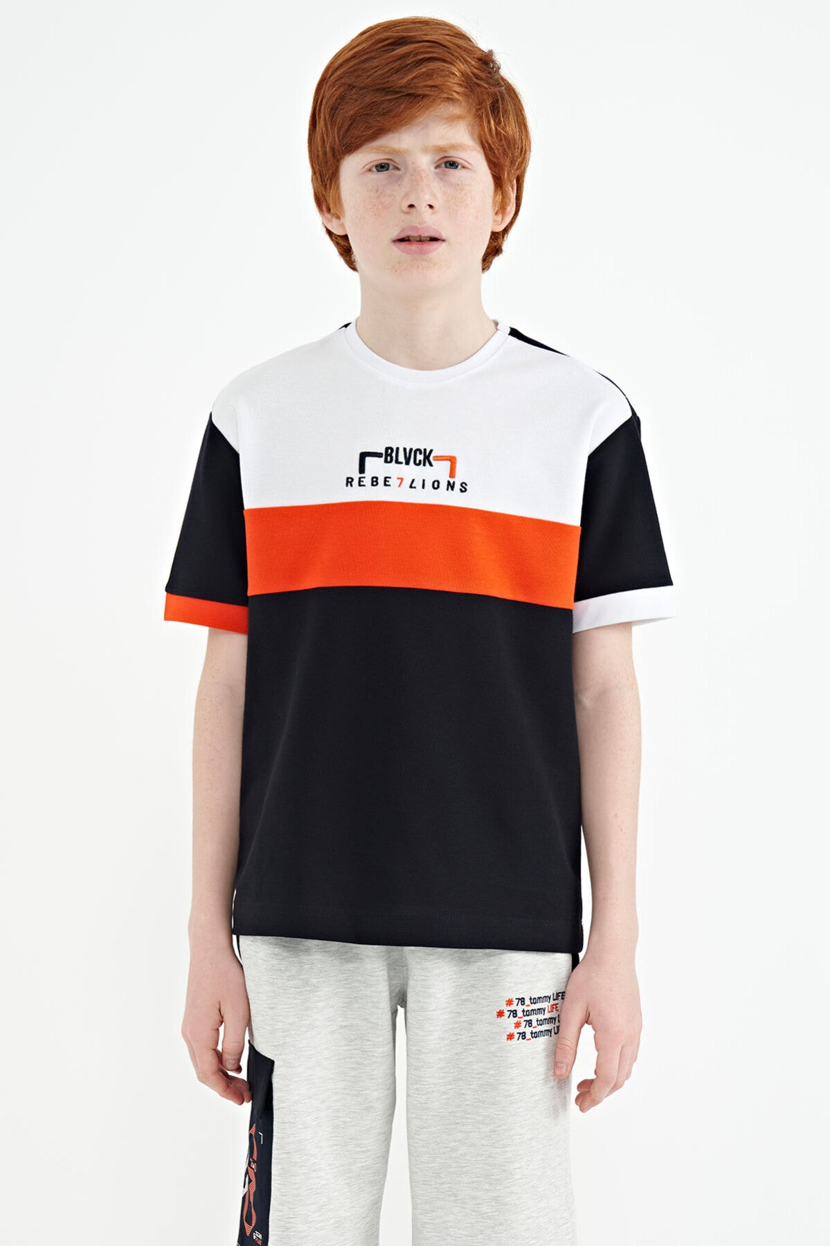 Lacivert Renk Geçişli Nakışlı Oversize Erkek Çocuk T-Shirt - 11159