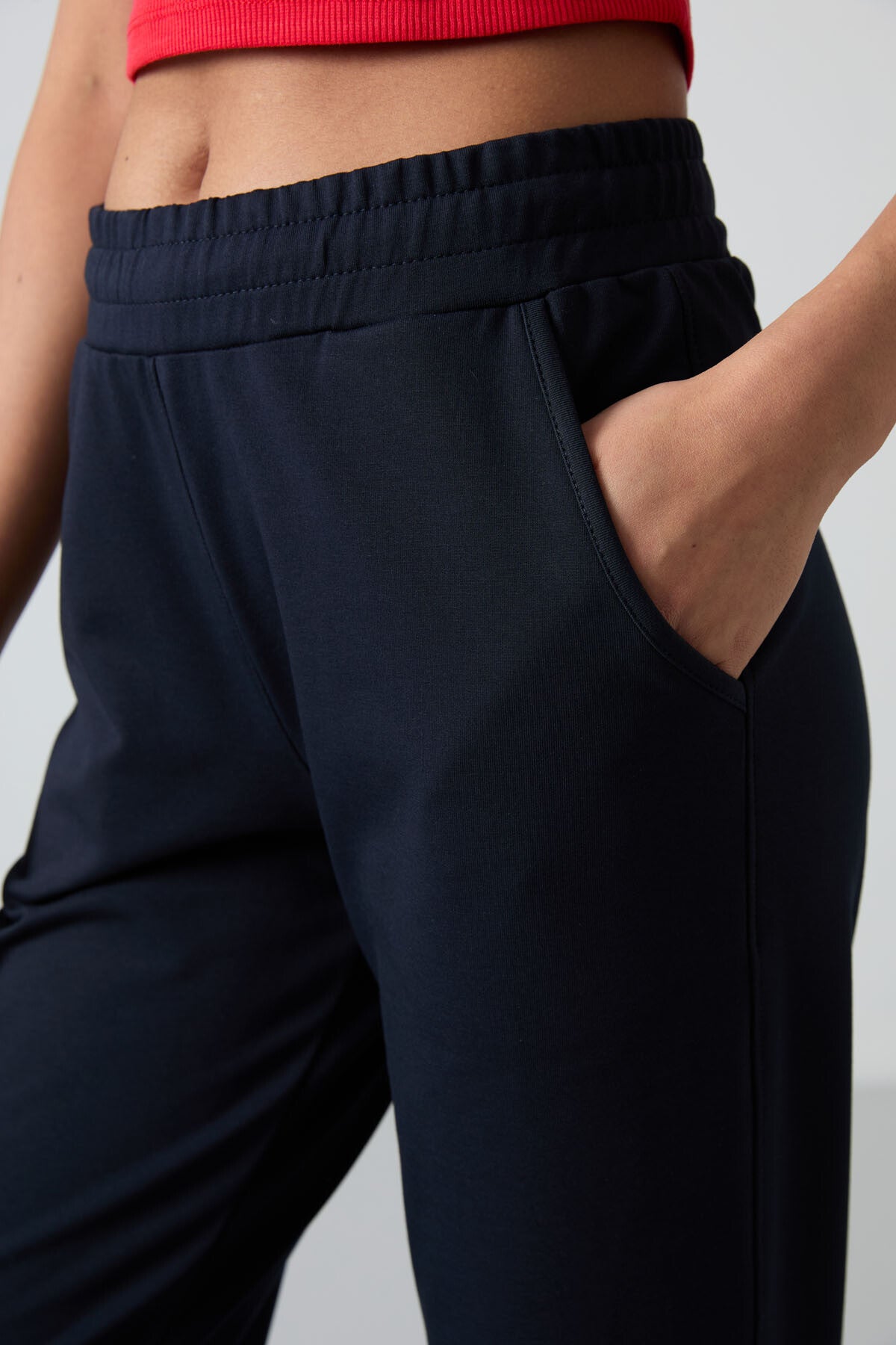 Lacivert Yüksek Bel Cepli Rahat Form Klasik Paça Kadın Eşofman Alt - 94584