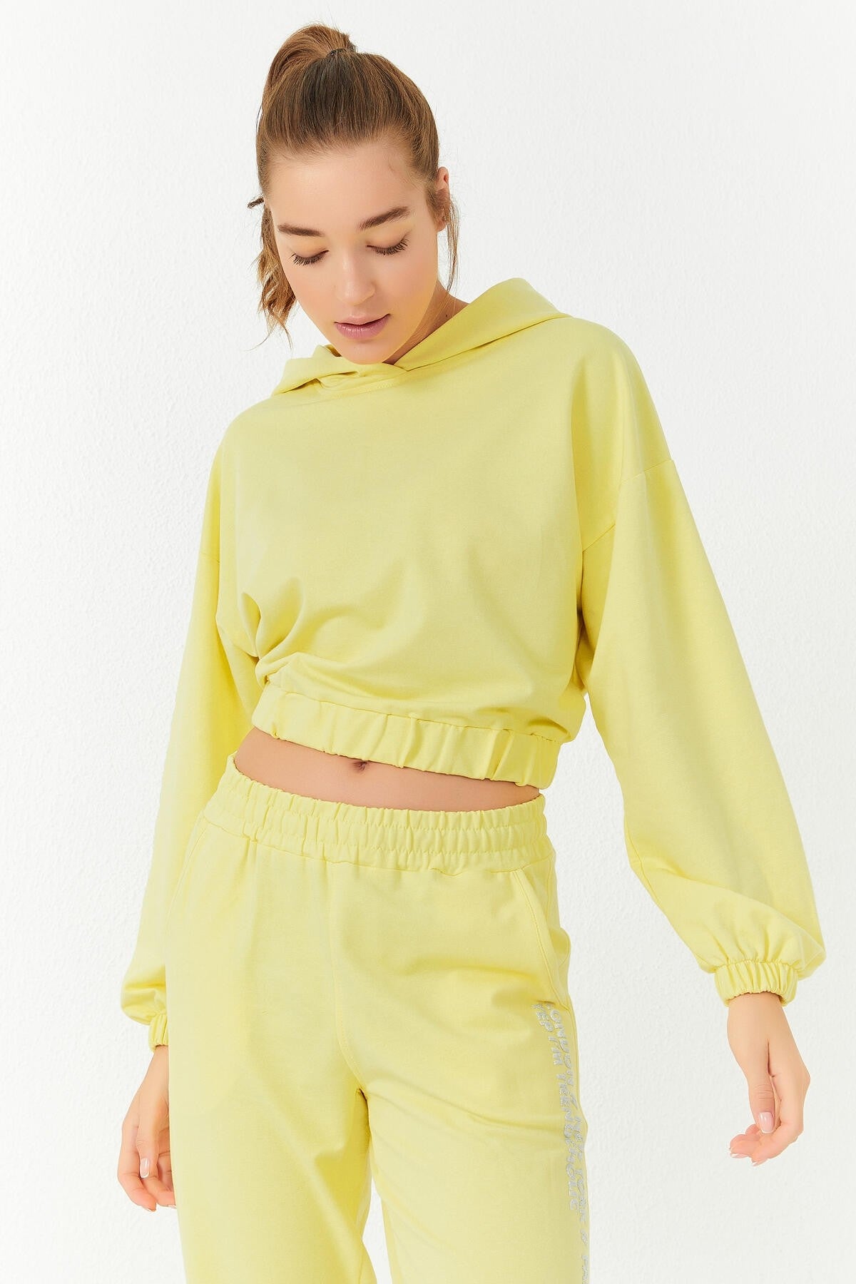 Limon Yazı Baskılı Kapüşonlu Lastik Paça Kadın Oversize Eşofman Takımı - 95295