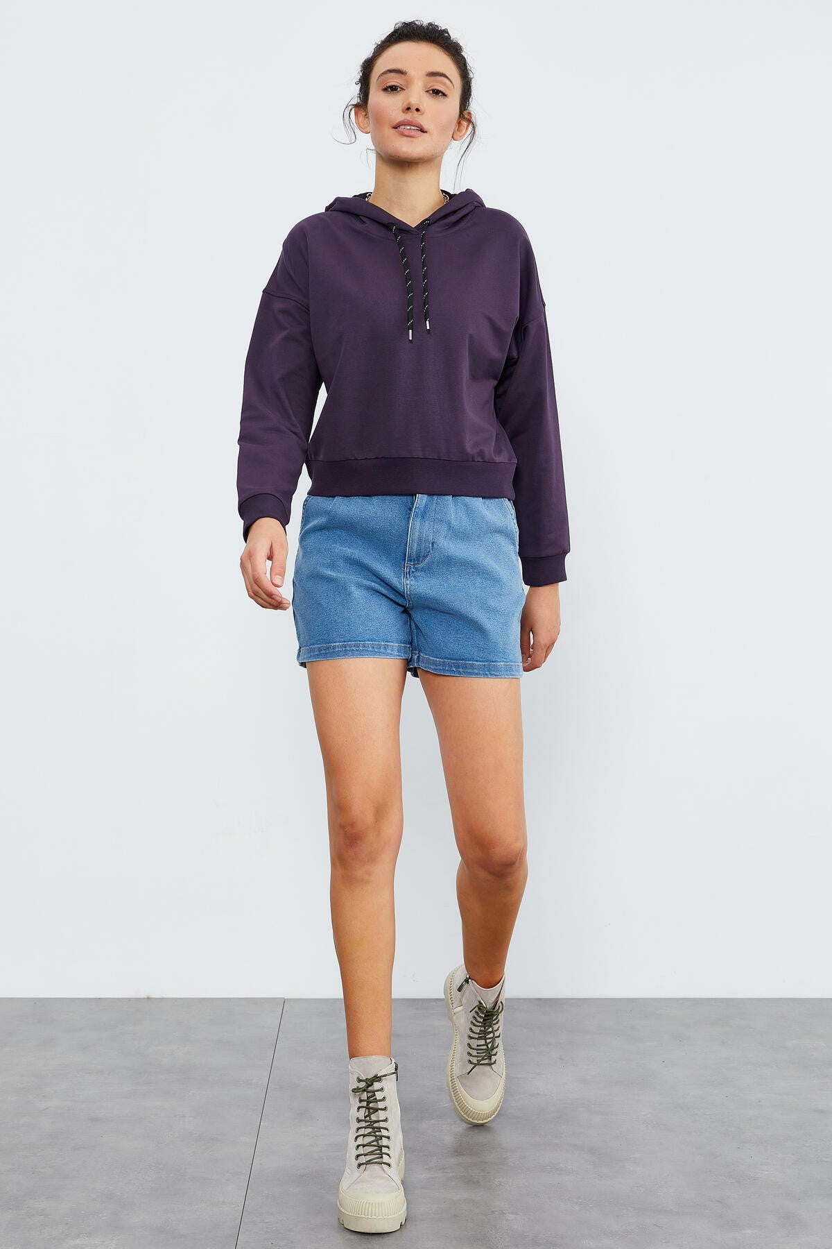 Mor Uzun Kol Rahat Form Kapüşonlu Kadın Sweatshirt - 97115