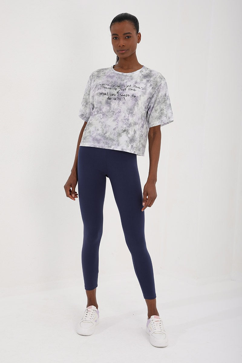 Mor Yazı Baskılı Karışık Batik Desenli O Yaka Kadın Oversize T-Shirt - 97129