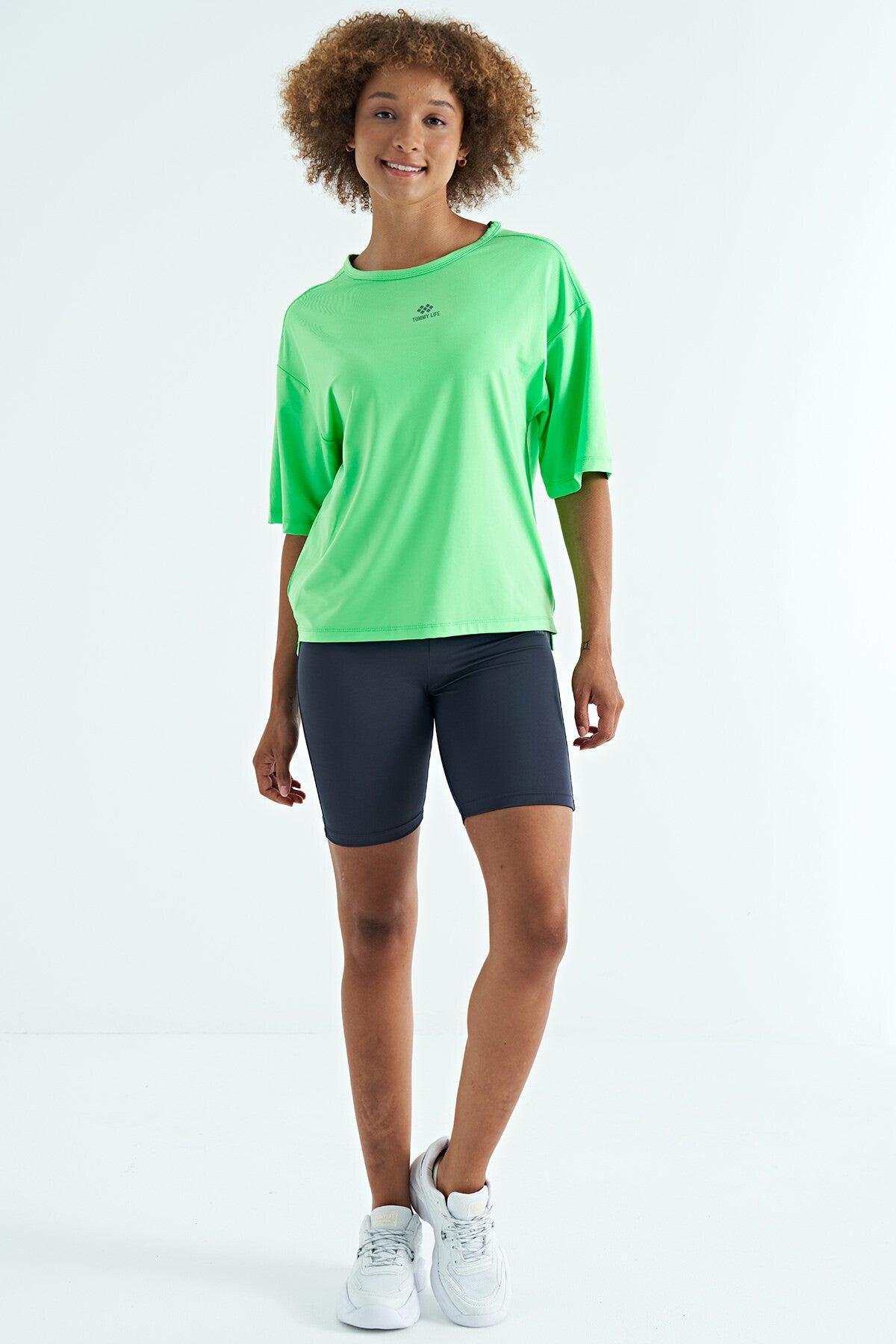 Neon Yeşil O Yaka Baskı Detaylı Oversize Kısa Kol Kadın T-Shirt - 97263