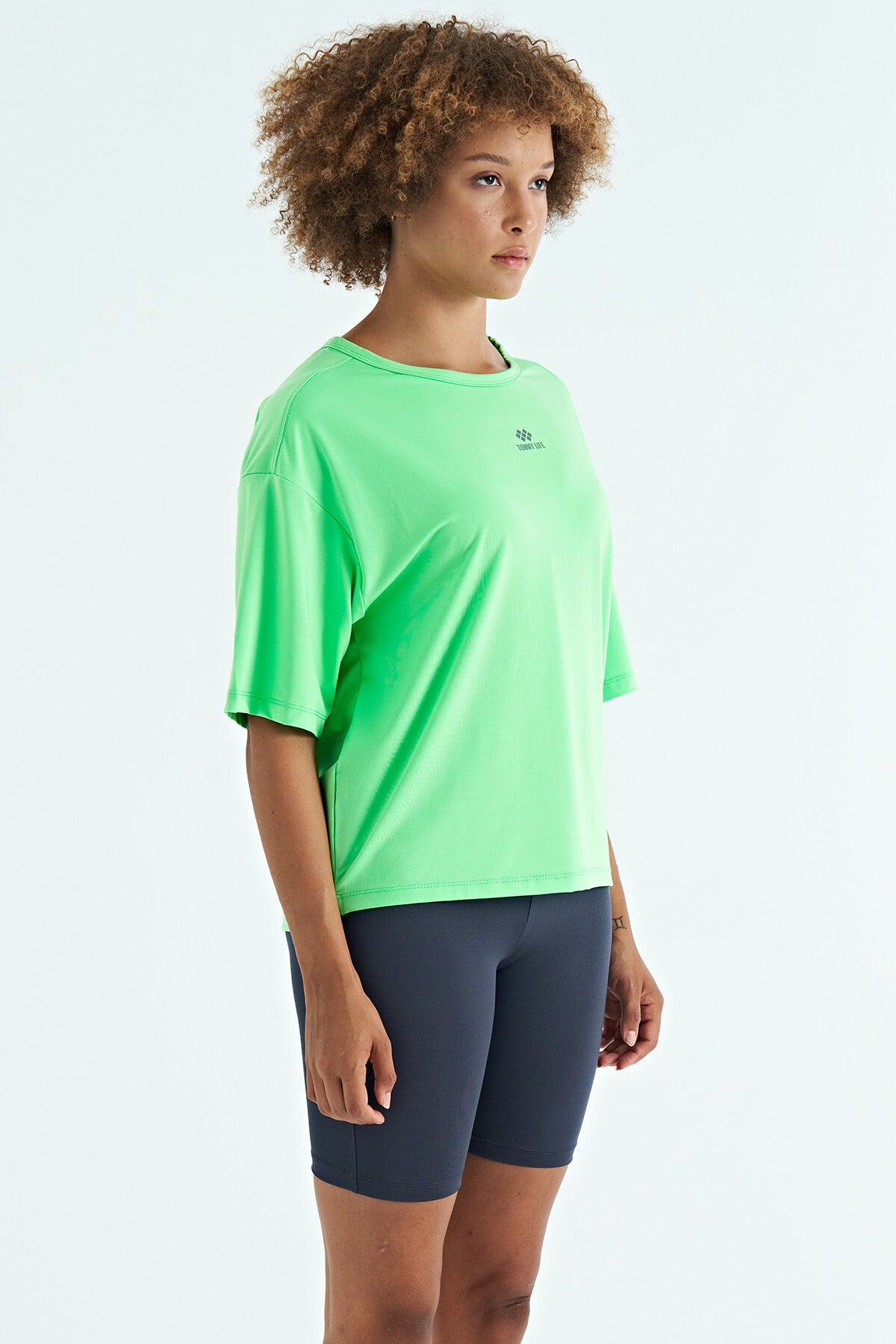 Neon Yeşil O Yaka Baskı Detaylı Oversize Kısa Kol Kadın T-Shirt - 97263