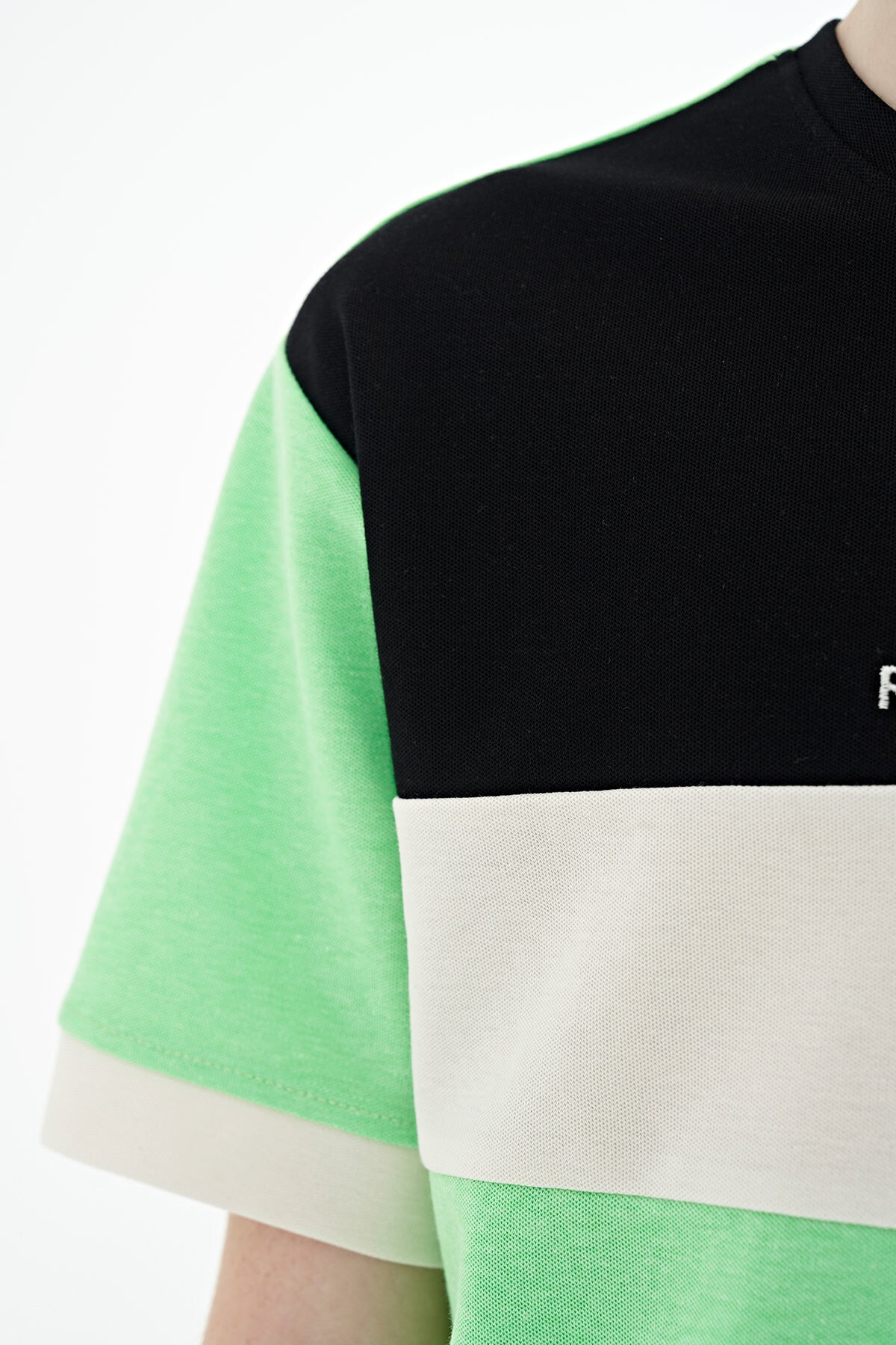 Neon Yeşil Renk Geçişli Nakışlı Oversize Erkek Çocuk T-Shirt - 11159
