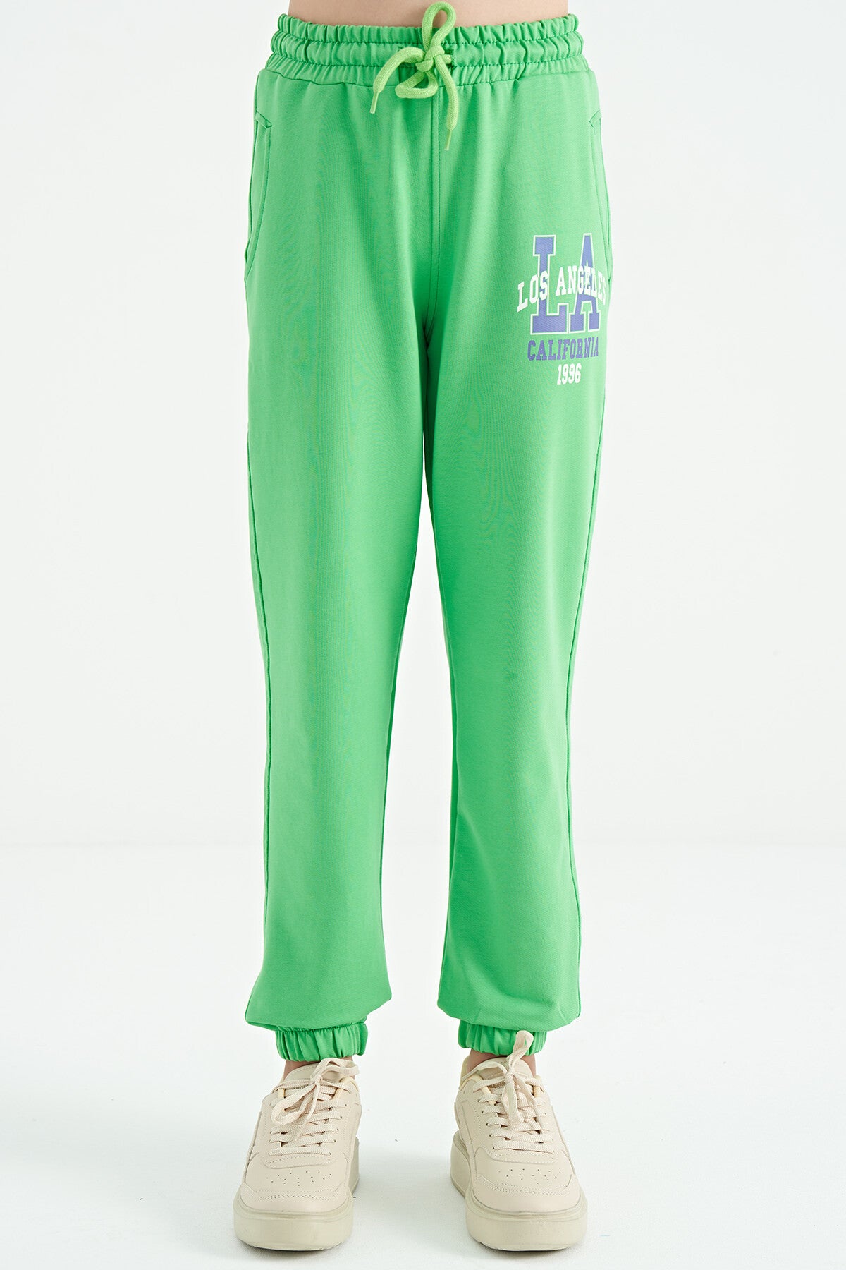 Neon Yeşil Yazı Nakışlı Standart Kalıp Jogger Kız Çocuk Eşofman Alt - 75120