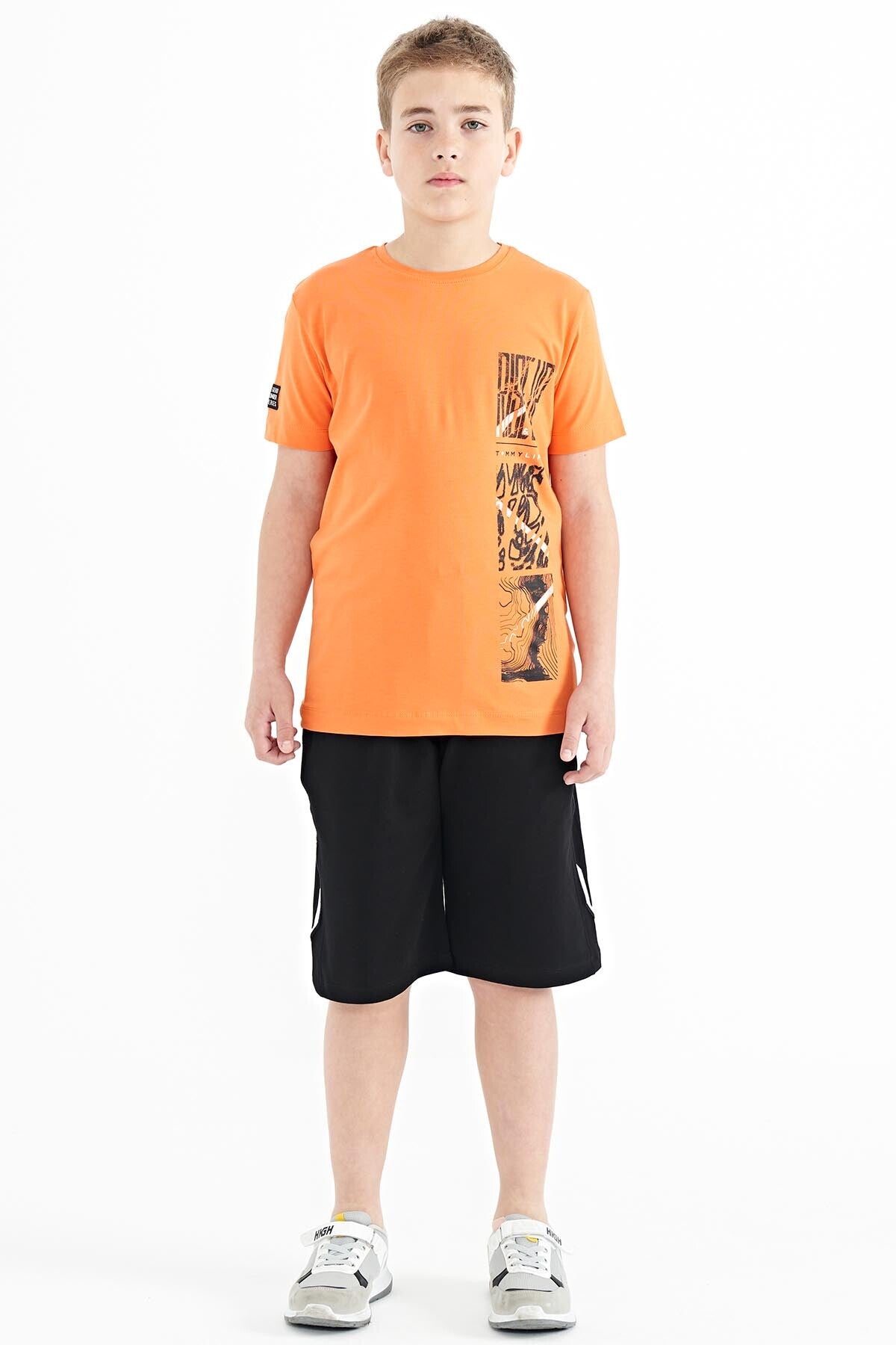 Oranj Baskı Detaylı O Yaka Standart Kalıp Erkek Çocuk T-Shirt - 11104