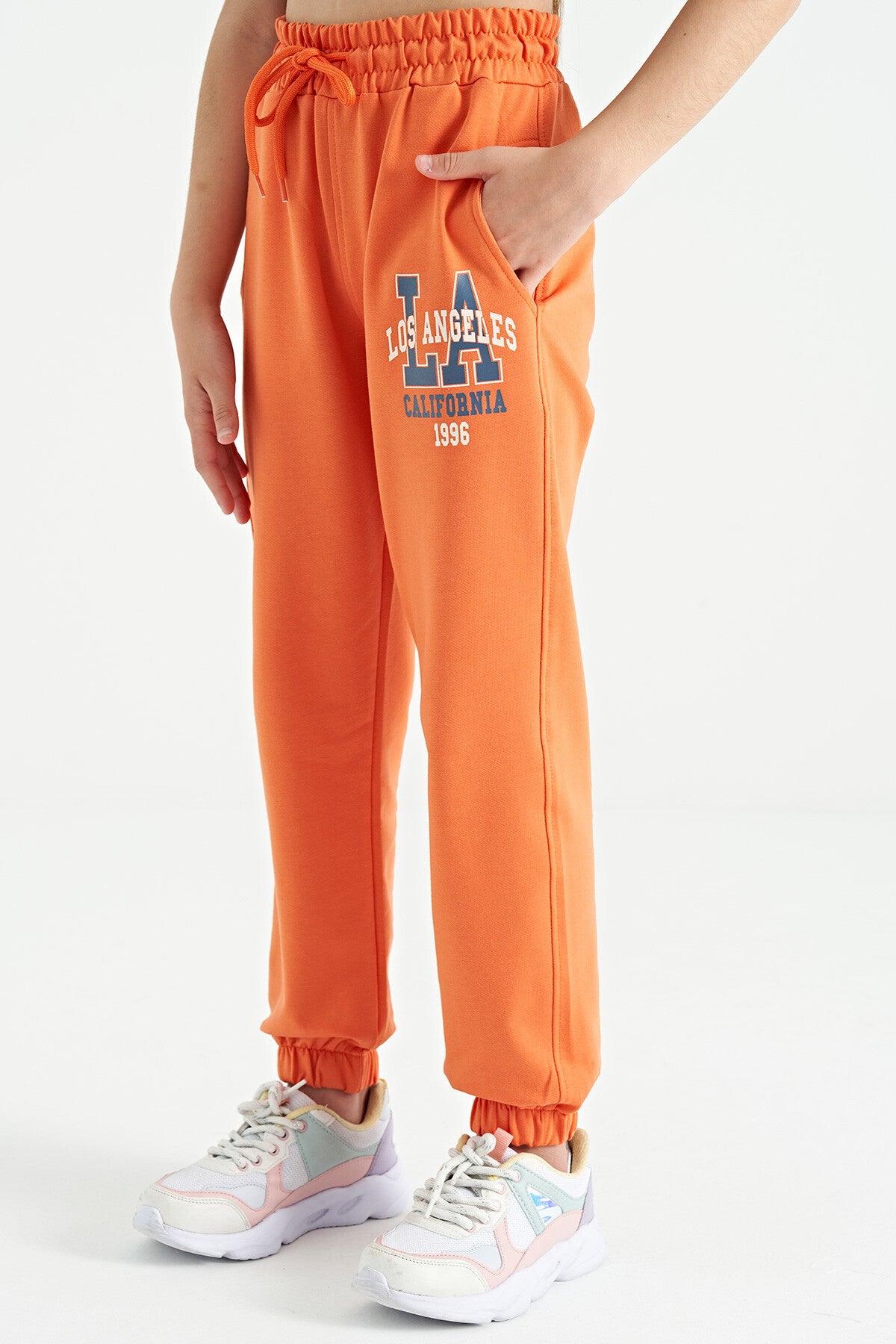 Oranj Yazı Nakışlı Standart Kalıp Jogger Kız Çocuk Eşofman Alt - 75120