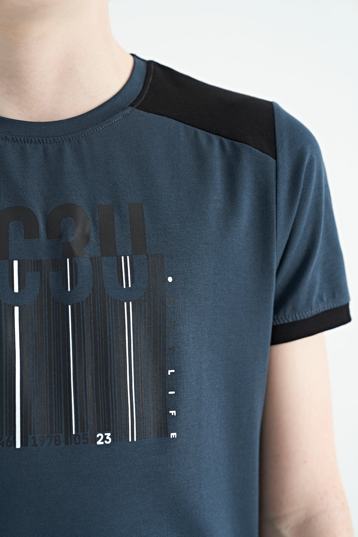 Orman Yeşili Baskı Detaylı O Yaka Standart Kalıp Erkek Çocuk T-Shirt - 11157