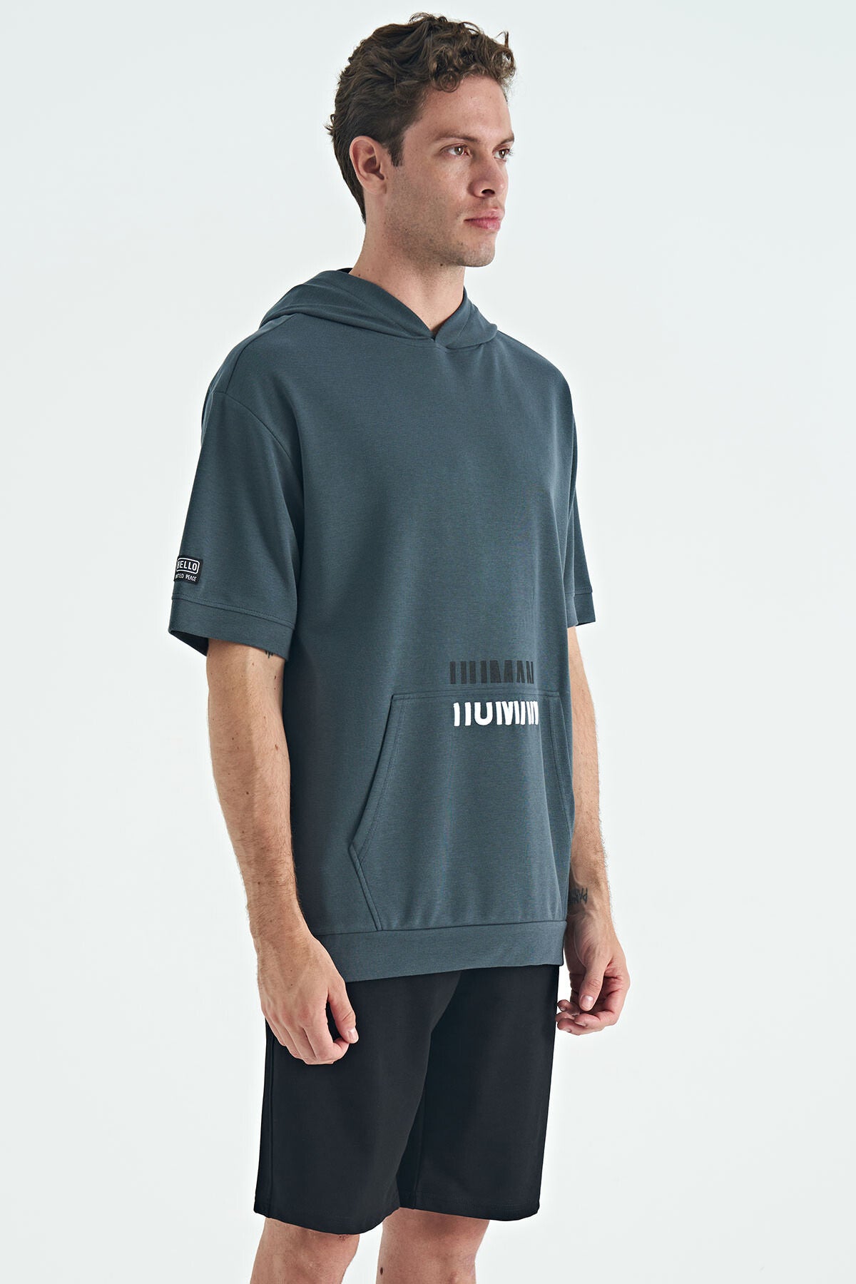 Orman Yeşili Kanguru Cepli Yazı Nakışlı Kapüşonlu Erkek T-Shirt - 88195