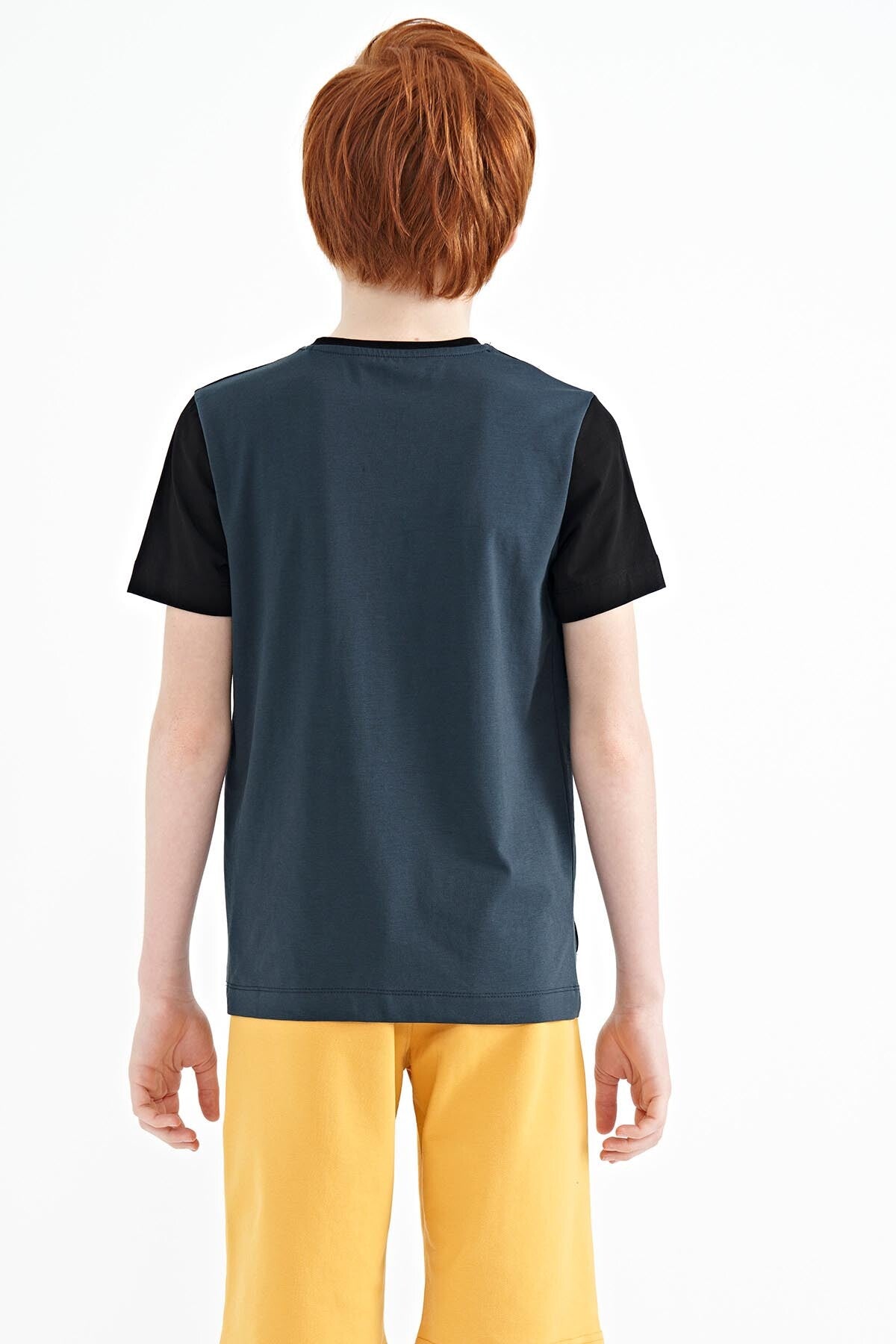 Orman Yeşili Yazı Baskılı Renk Bloklu Standart Kalıp O Yaka Erkek Çocuk T-Shirt - 11134