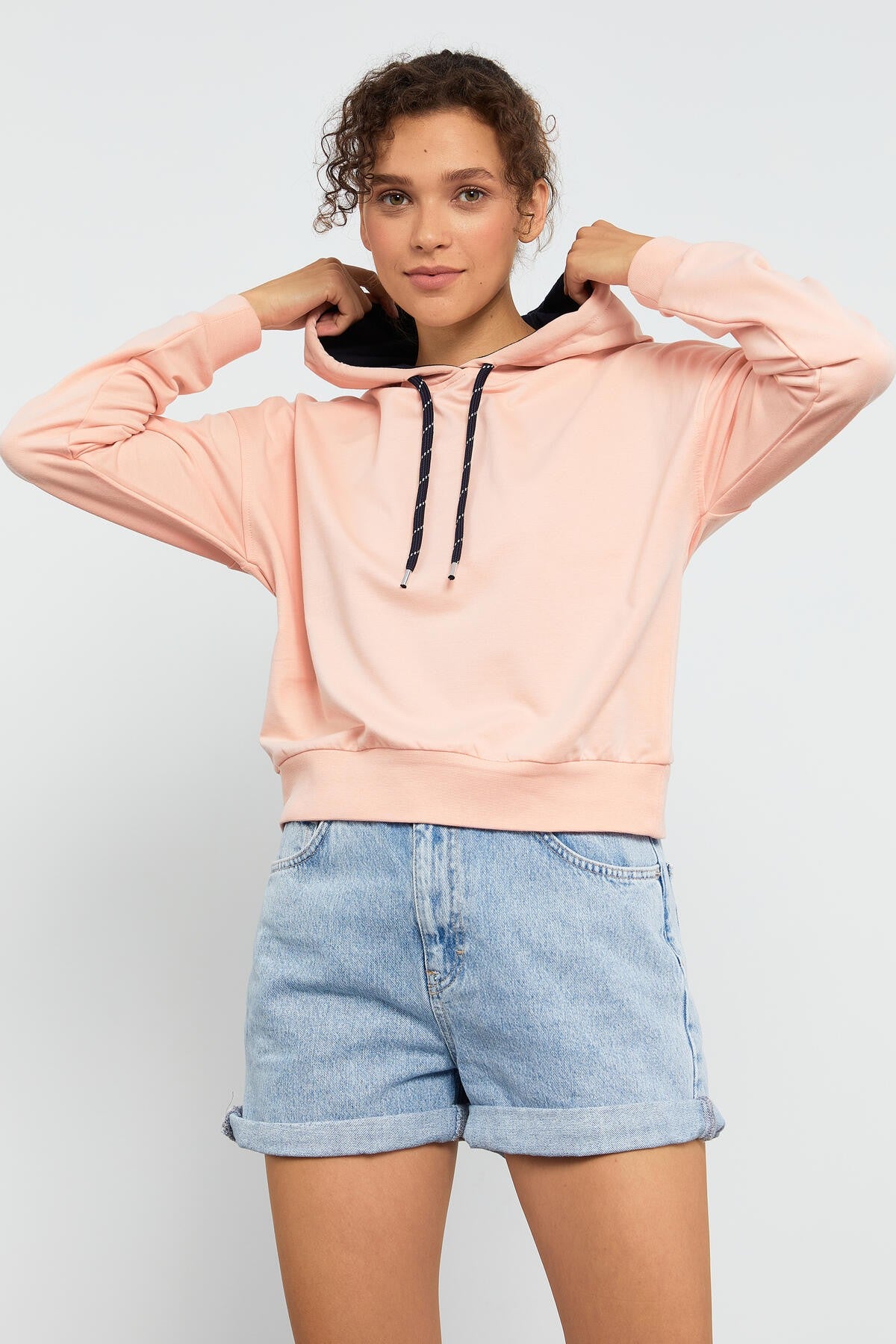 Pembe Uzun Kol Rahat Form Kapüşonlu Kadın Sweatshirt - 97115