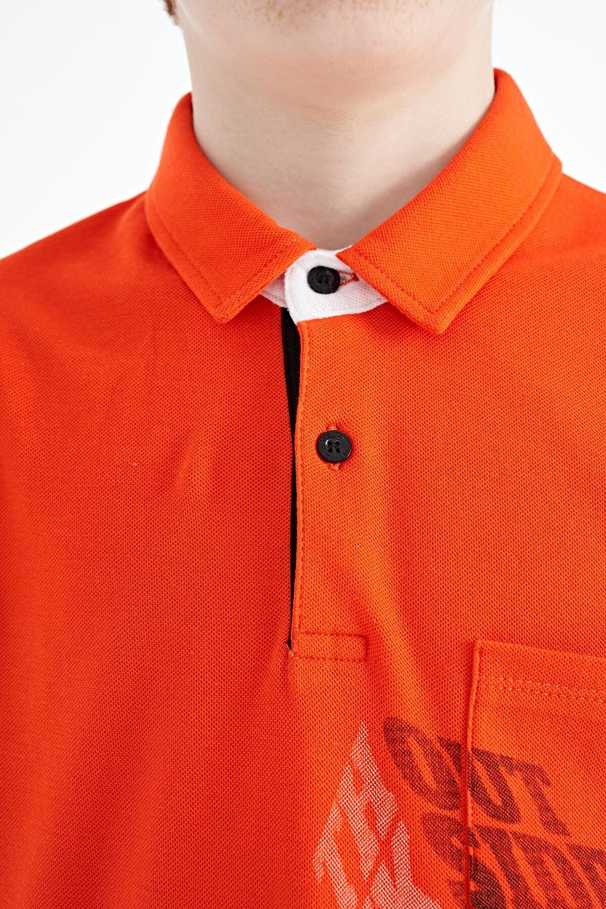 Portakal Ön Cep Detaylı Baskılı Standart Kalıp Polo Yaka Erkek Çocuk T-Shirt - 11102