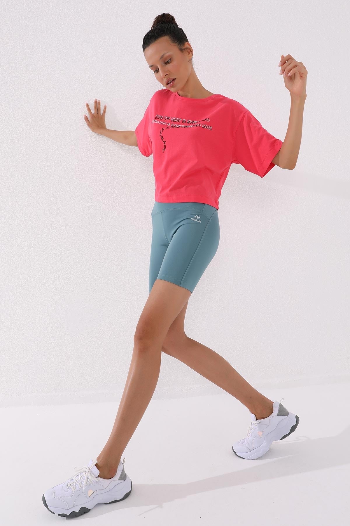 Rose Yazı Baskılı Kısa O Yaka Kadın Oversize  T-Shirt  - 97135