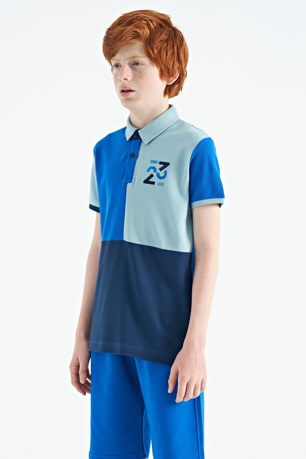 Saks Renk Bloklu Nakış Detaylı Standart Kalıp Polo Yaka Erkek Çocuk T-Shirt - 11108