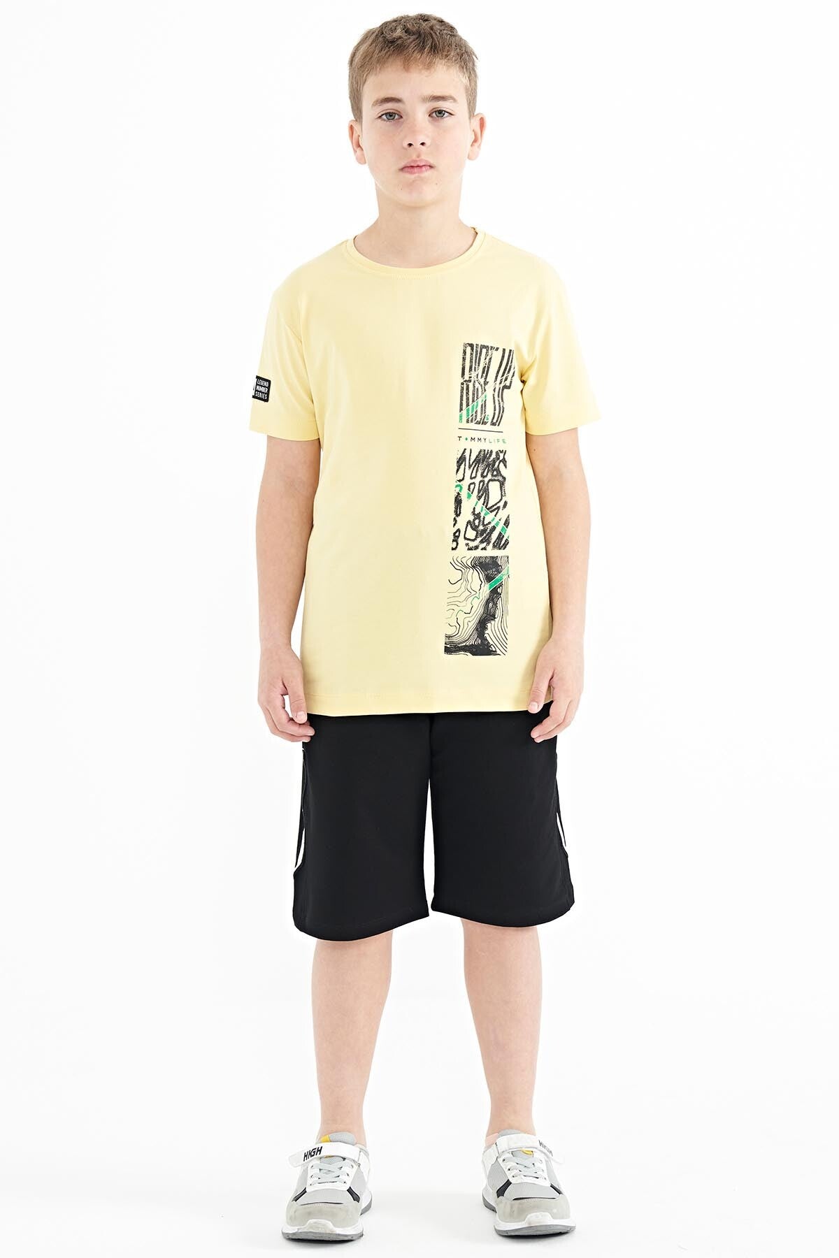 Sarı Baskı Detaylı O Yaka Standart Kalıp Erkek Çocuk T-Shirt - 11104