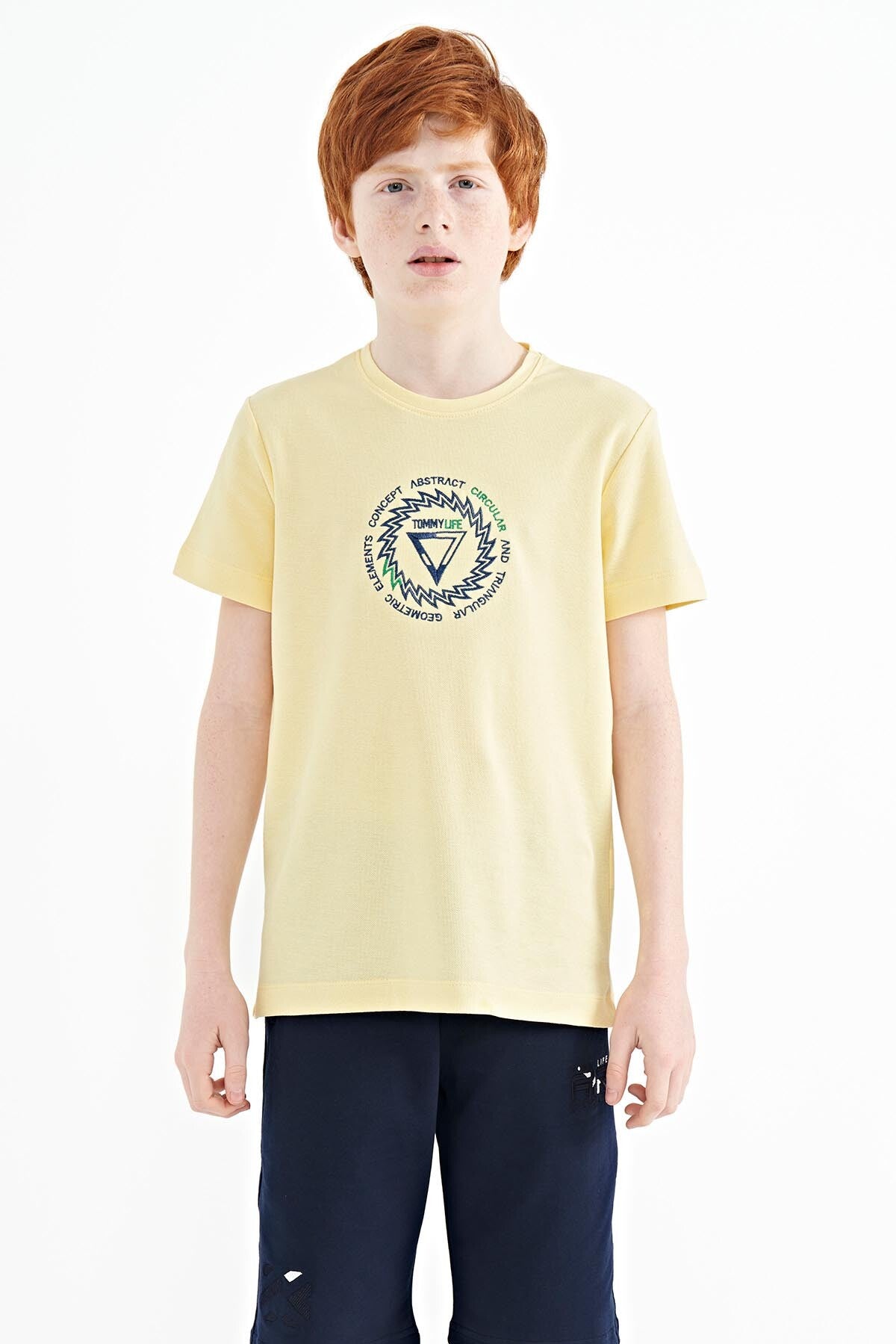 Sarı Nakış İşleme Detaylı O Yaka Standart Kalıp Erkek Çocuk T-Shirt - 11115