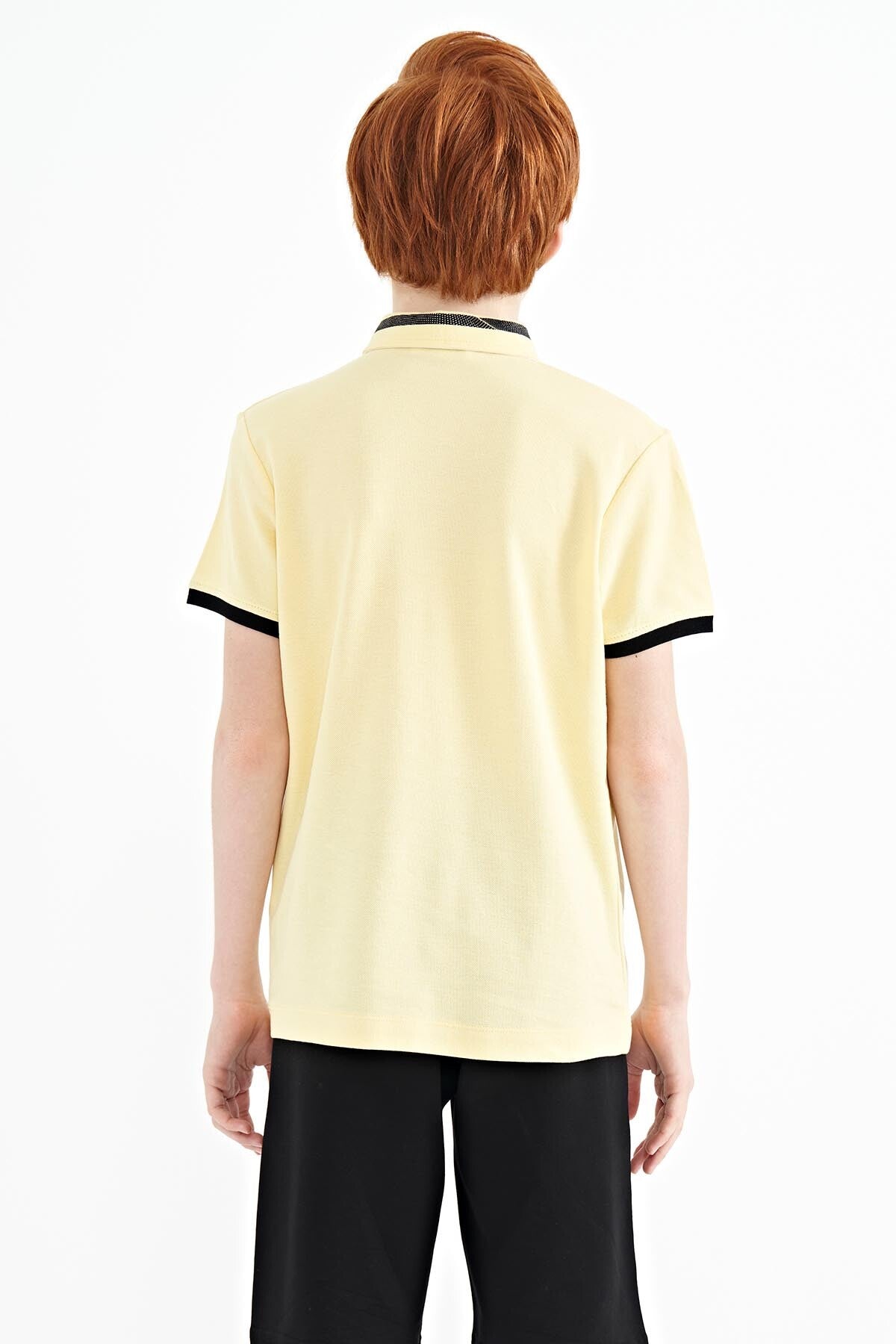 Sarı Yakası Renk Bloklu Baskı Detaylı Standart Kalıp Erkek Çocuk T-Shirt - 11111