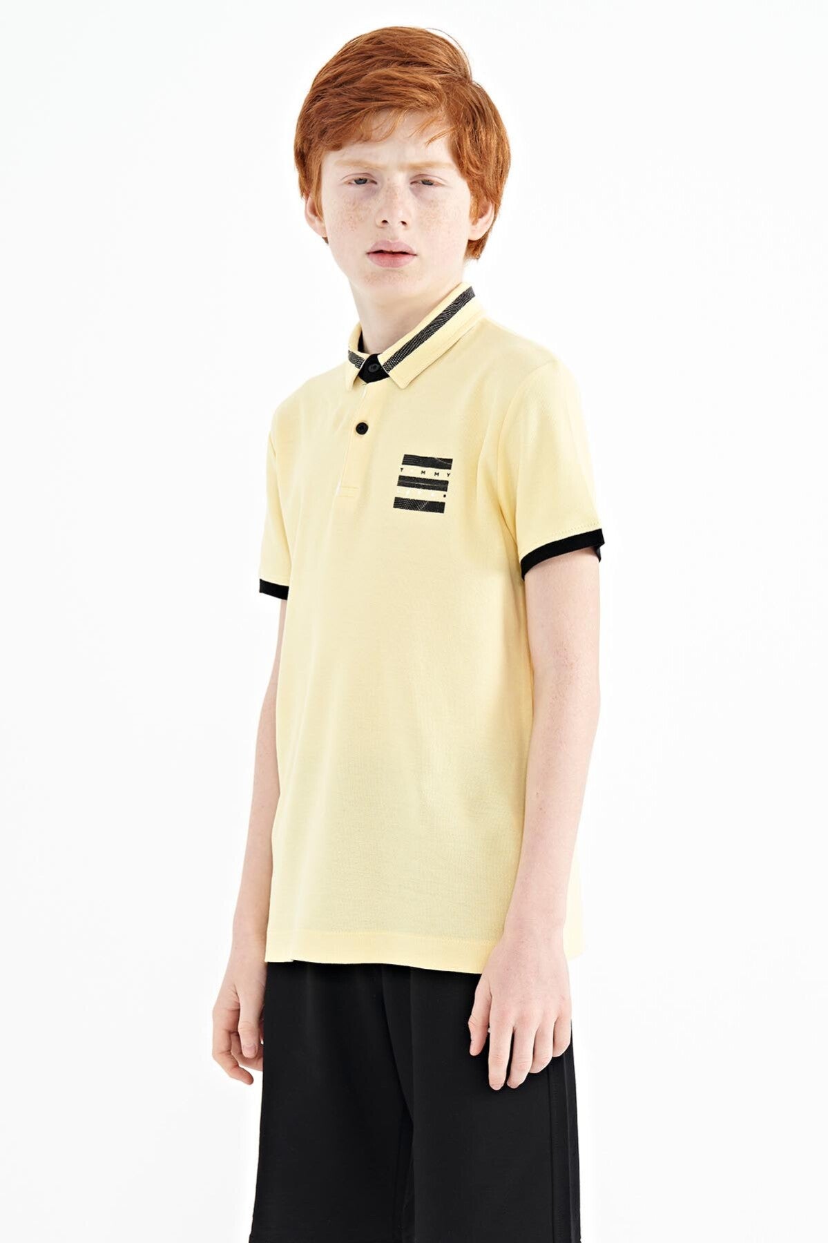 Sarı Yakası Renk Bloklu Baskı Detaylı Standart Kalıp Erkek Çocuk T-Shirt - 11111