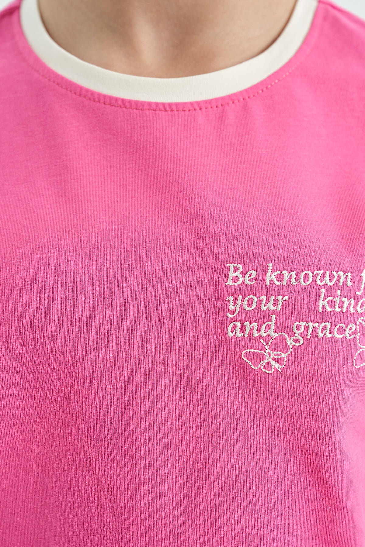 Şeker Pembe Minimal Yazı Baskılı O Yaka Rahat Form Kısa Kollu Kız Çocuk T-Shirt - 75110