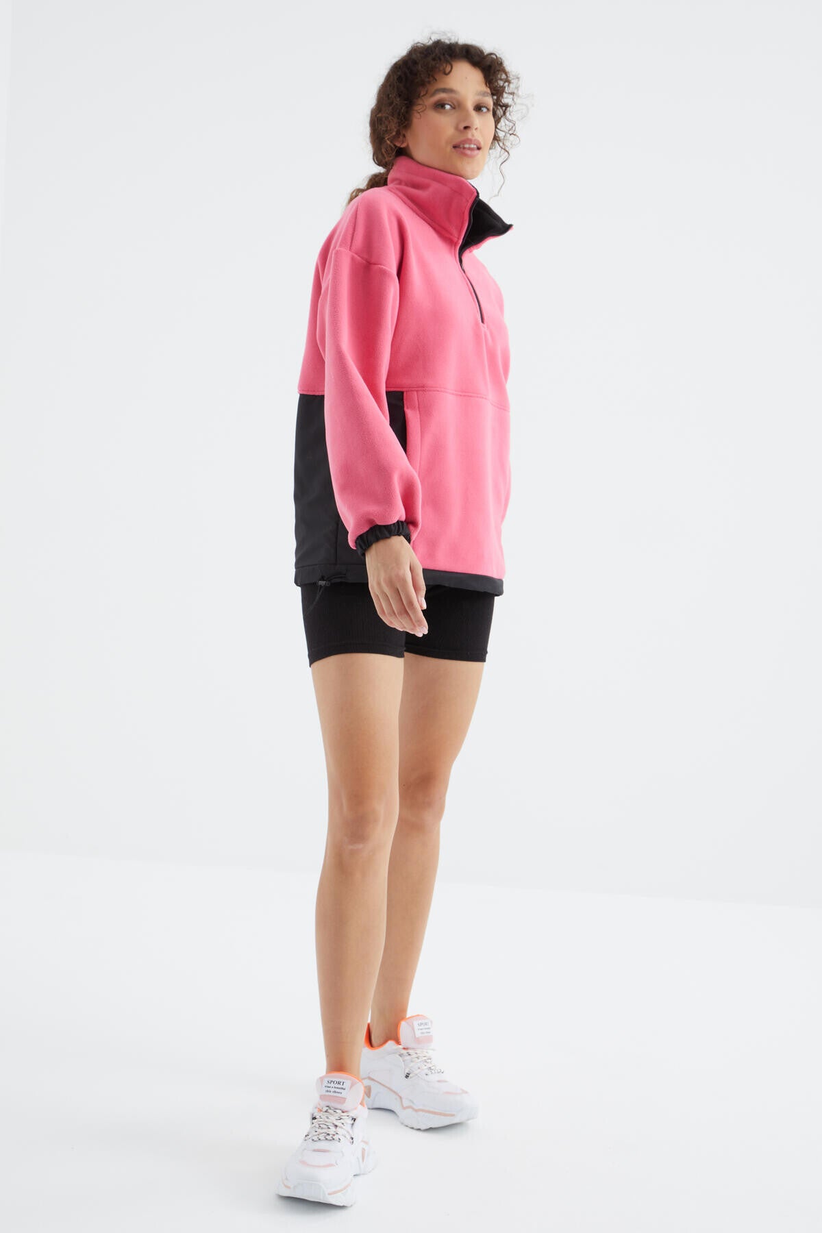 Şeker Pembe Yarım Fermuar Etek Ucu Büzgülü Dik Yaka  Oversize Kadın Polar Sweatshirt - 97236