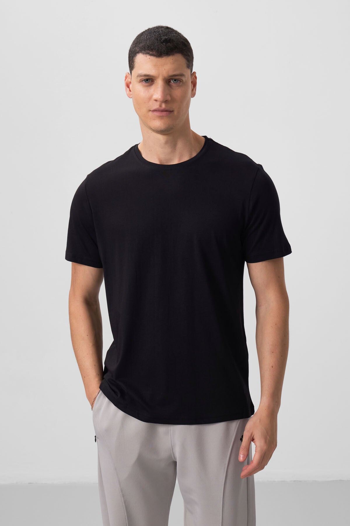 Siyah Erkek Basic Kısa Kol Standart Kalıp O Yaka T-shirt - 87911