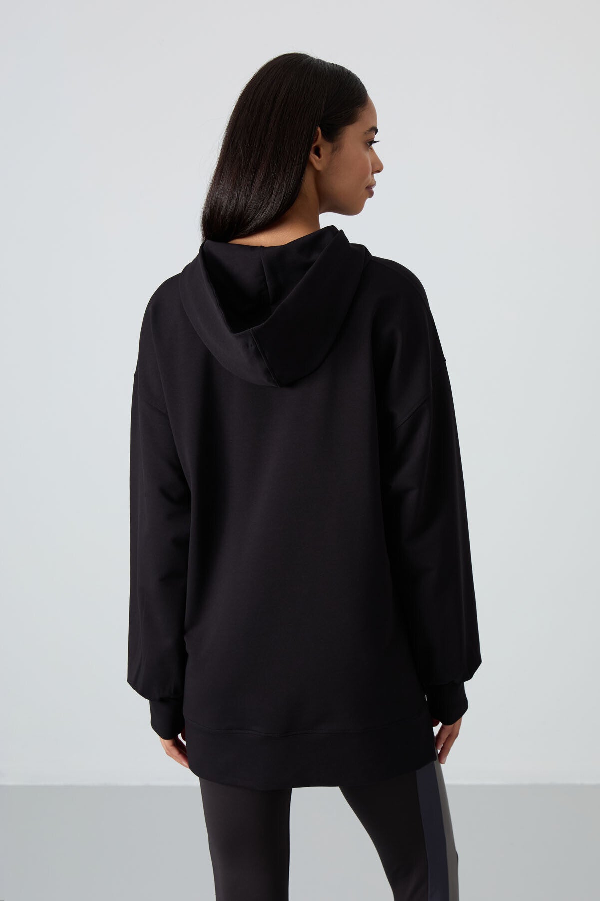 Siyah Balon Kol Yazı Nakışlı Kadın Oversize Tunik Sweatshirt - 97163
