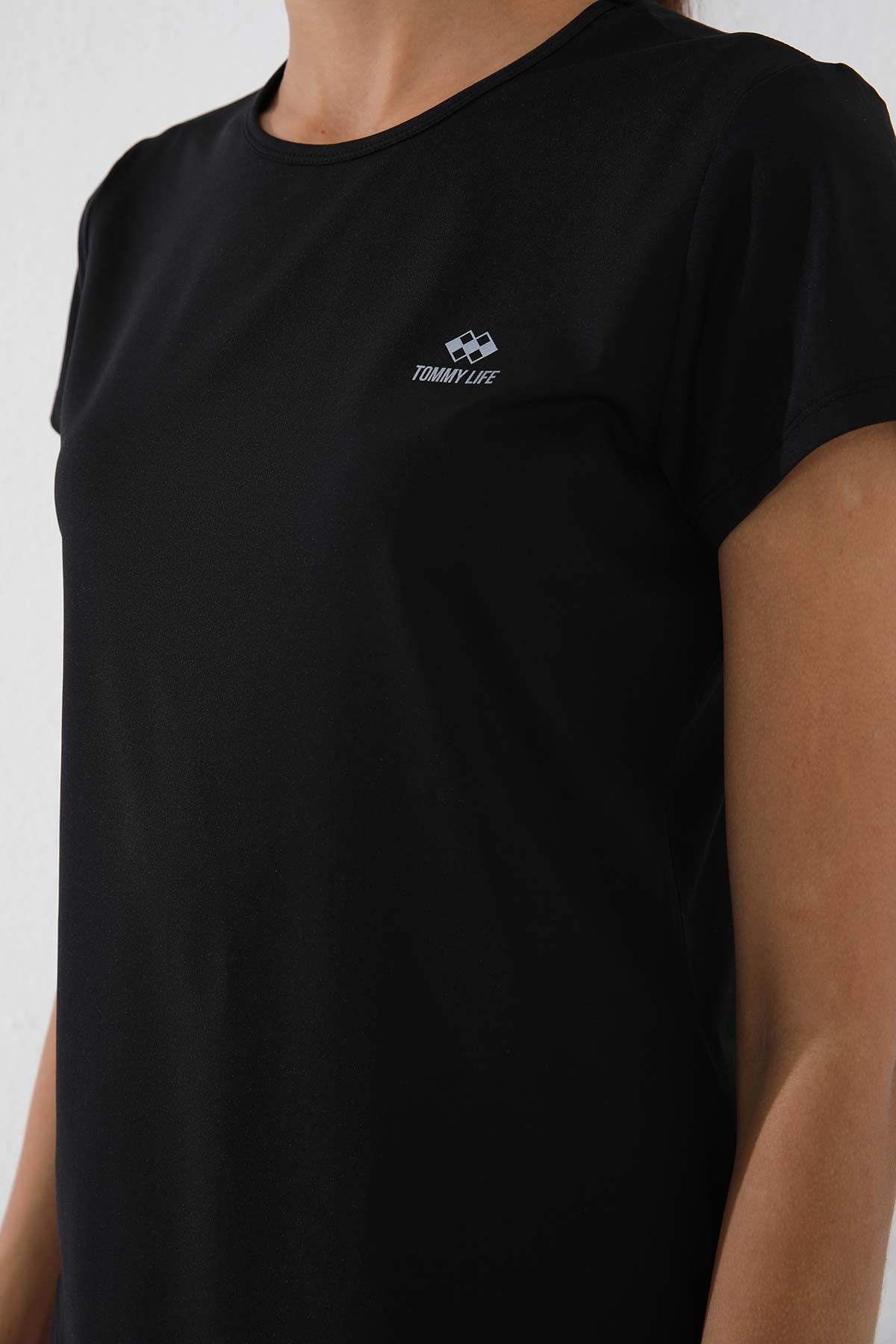 Siyah Basic Kısa Kol Standart Kalıp O Yaka Kadın T-Shirt - 97144