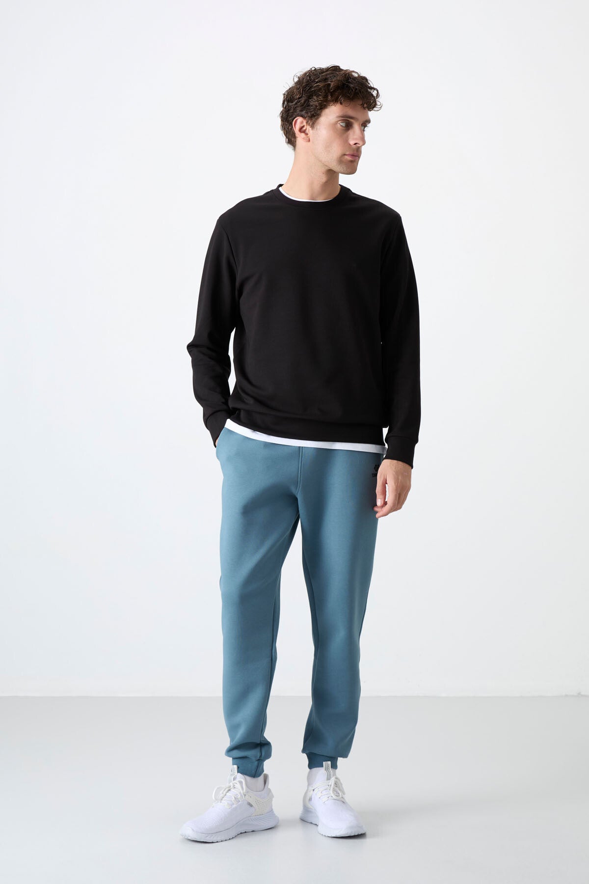 Siyah Basic O Yaka Rahat Form Erkek Sweatshirt - 88053