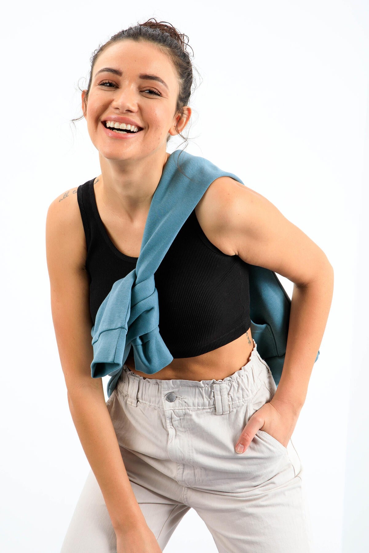 Siyah Basic Sıfır Kol Dar Kalıp U Yaka Kadın Crop Top Atlet - 97160