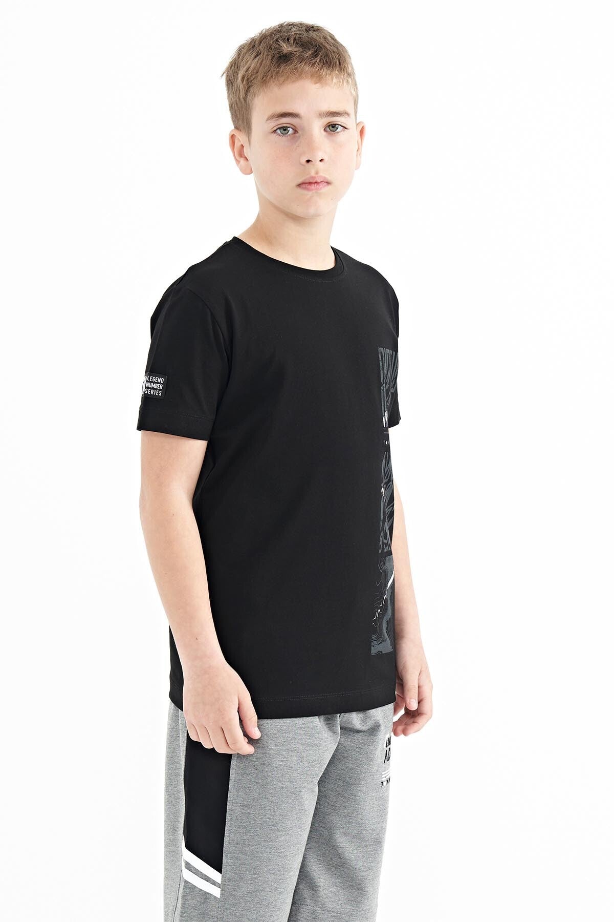 Siyah Baskı Detaylı O Yaka Standart Kalıp Erkek Çocuk T-Shirt - 11104