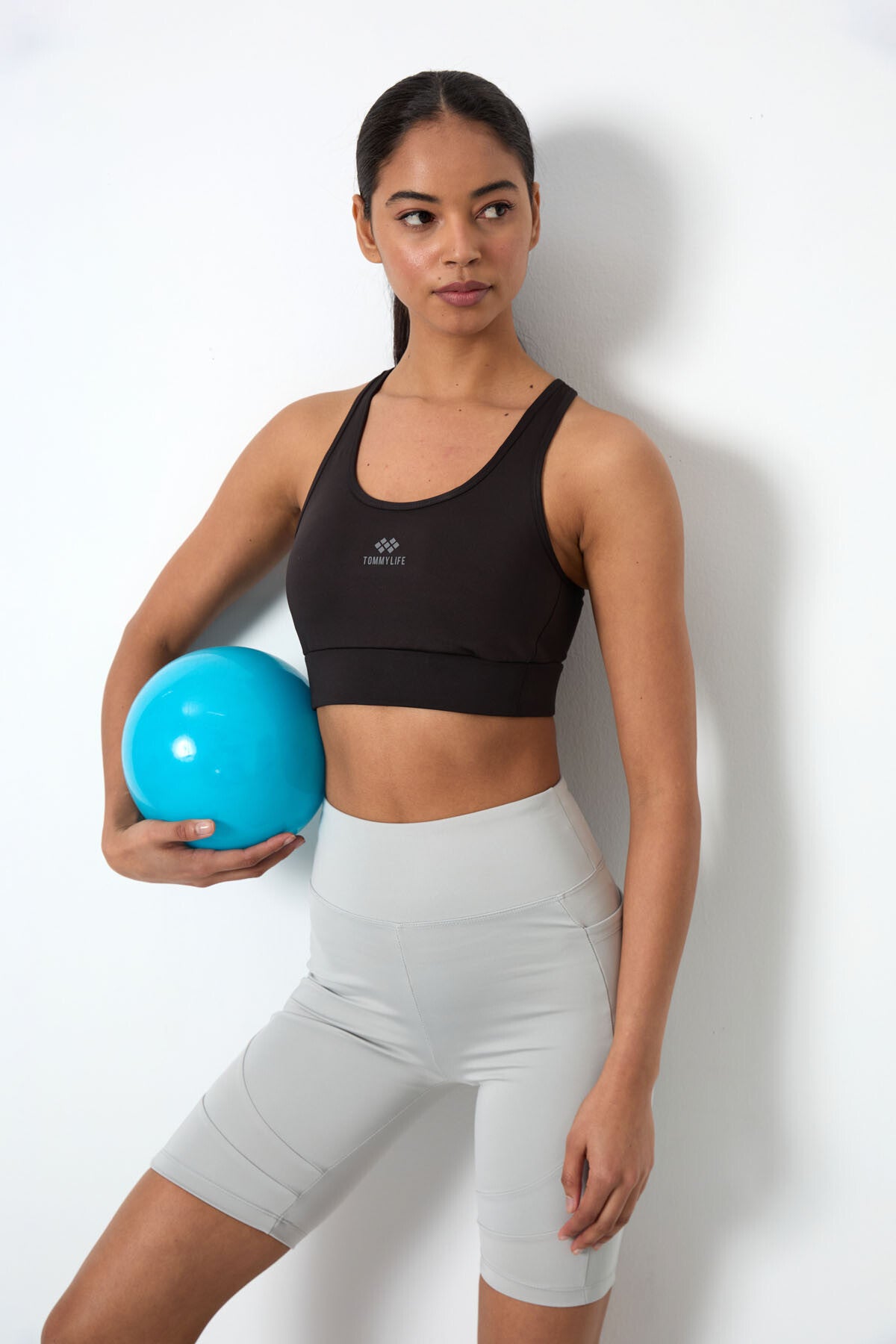 Siyah Çapraz Sırt Detaylı Slim Fit U Yaka Pedli Kadın Spor Büstiyer - 97121