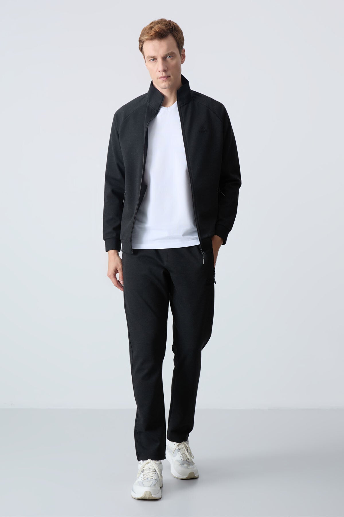 Siyah  Dik Yaka Çift Renk Rahat Form Klasik Paça Erkek Eşofman Takımı - 85113