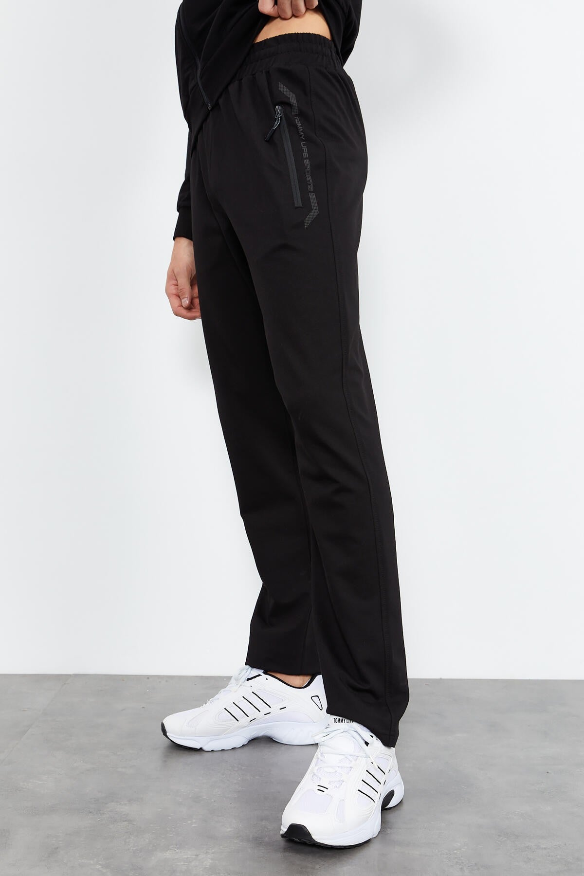 Siyah Dik Yaka Fermuarlı Standart Kalıp Klasik Paça Erkek Eşofman Takımı - 85152