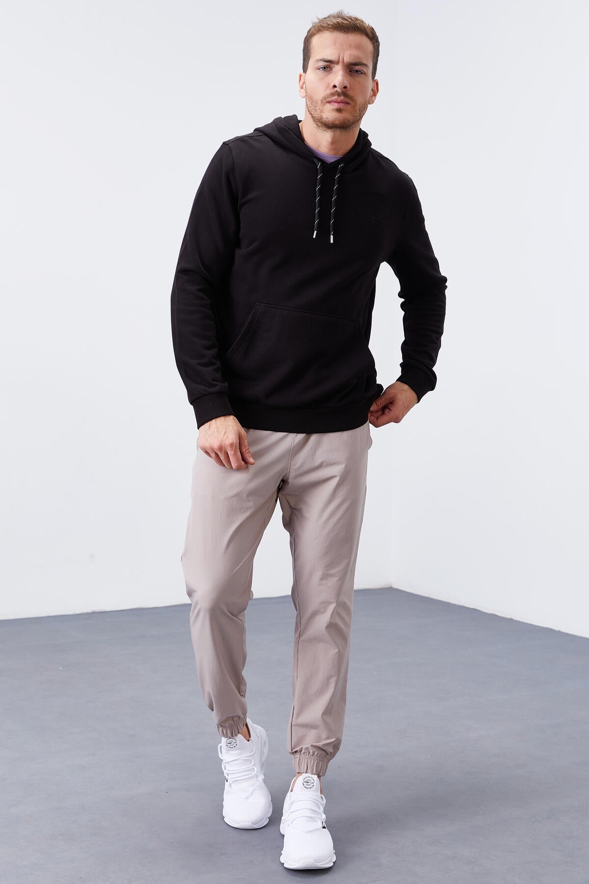 Siyah Kanguru Cep Standart Kalıp Kapüşonlu Erkek Sweatshirt - 87872