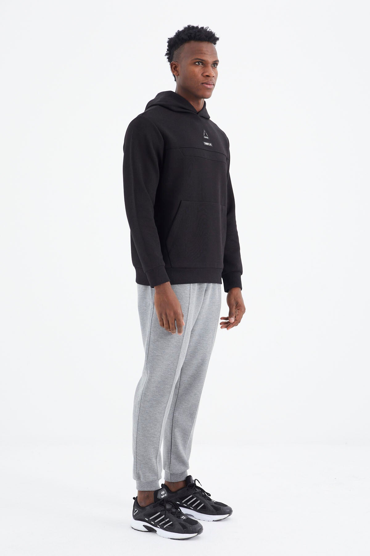 Siyah Kapüşonlu Baskı Detaylı Rahat Kalıp Erkek Sweatshirt - 88296