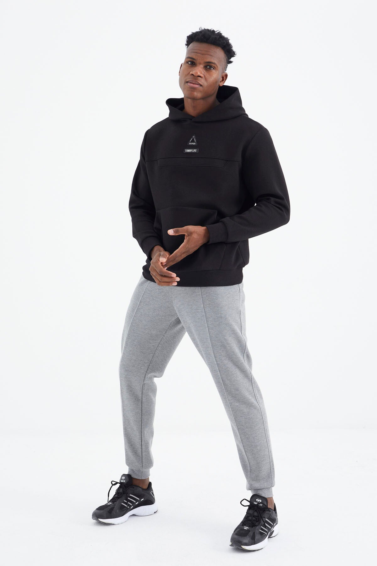 Siyah Kapüşonlu Baskı Detaylı Rahat Kalıp Erkek Sweatshirt - 88296
