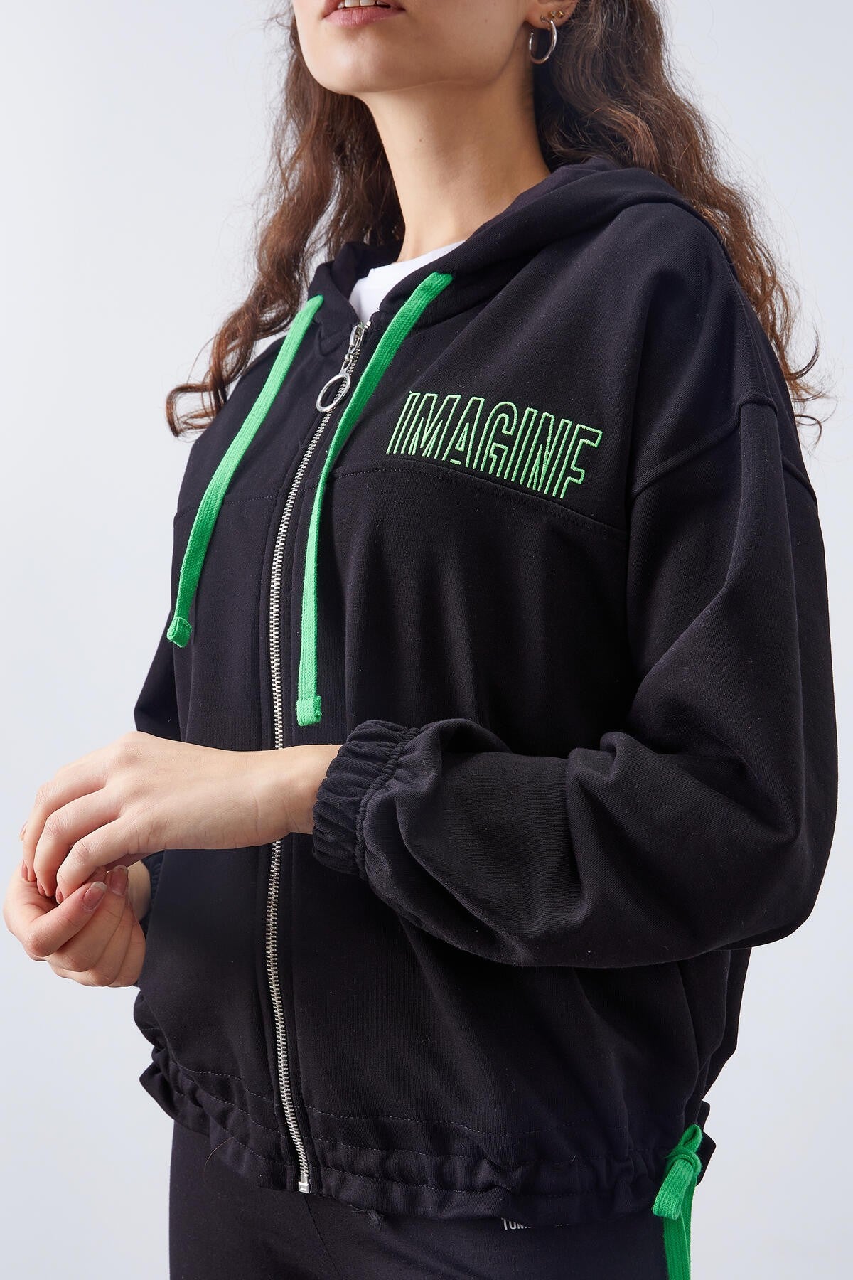 Siyah Kapüşonlu Renkli Bağcıklı Fermuarlı Kadın Oversize Sweatshirt - 97176