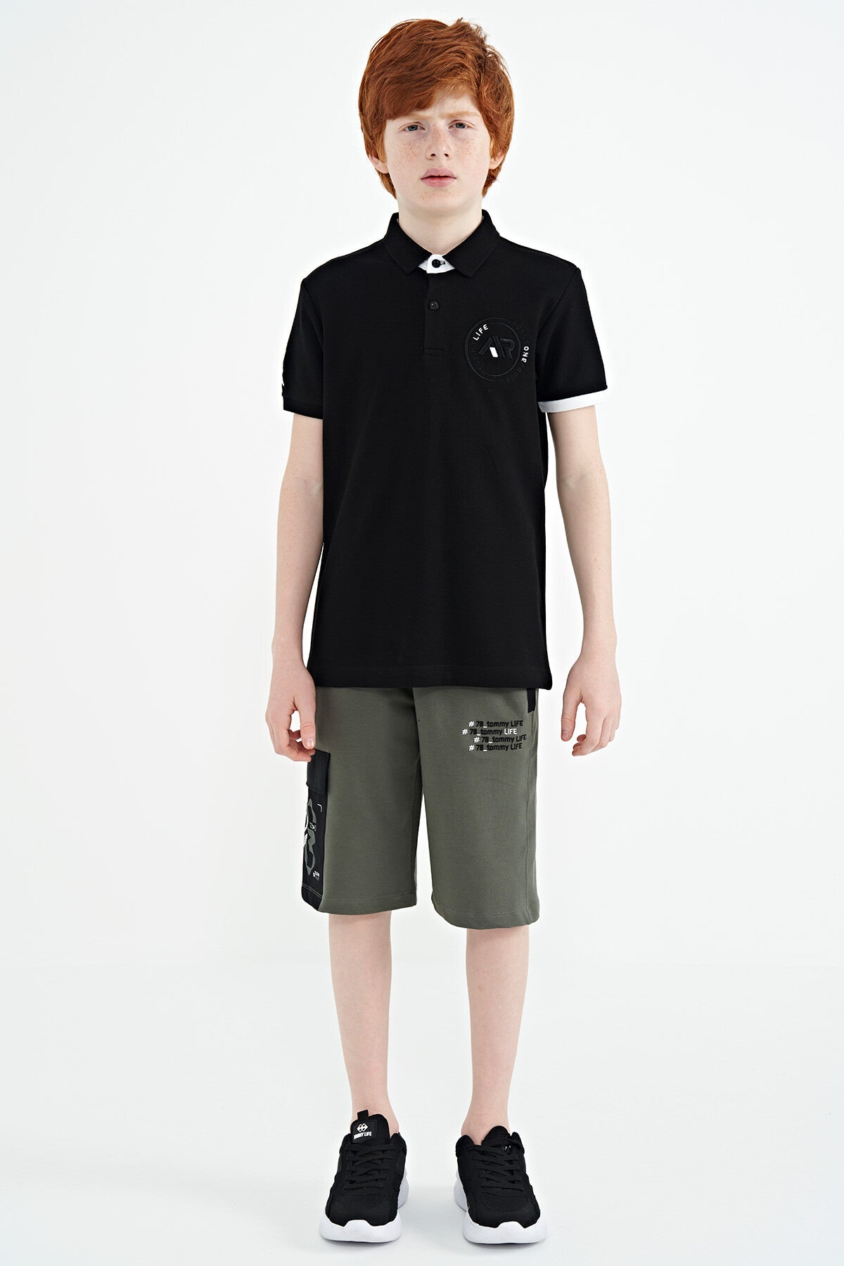 Siyah Kol Ucu Renkli Logo Nakışlı Standart Kalıp Polo Yaka Erkek Çocuk T-Shirt - 11138