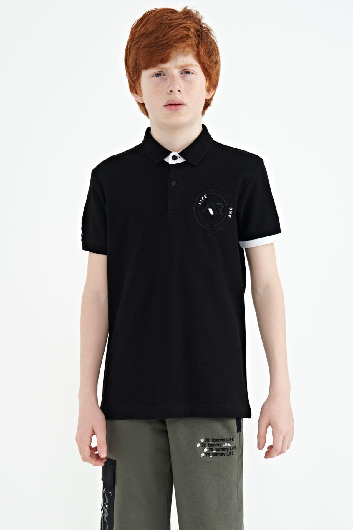 Siyah Kol Ucu Renkli Logo Nakışlı Standart Kalıp Polo Yaka Erkek Çocuk T-Shirt - 11138