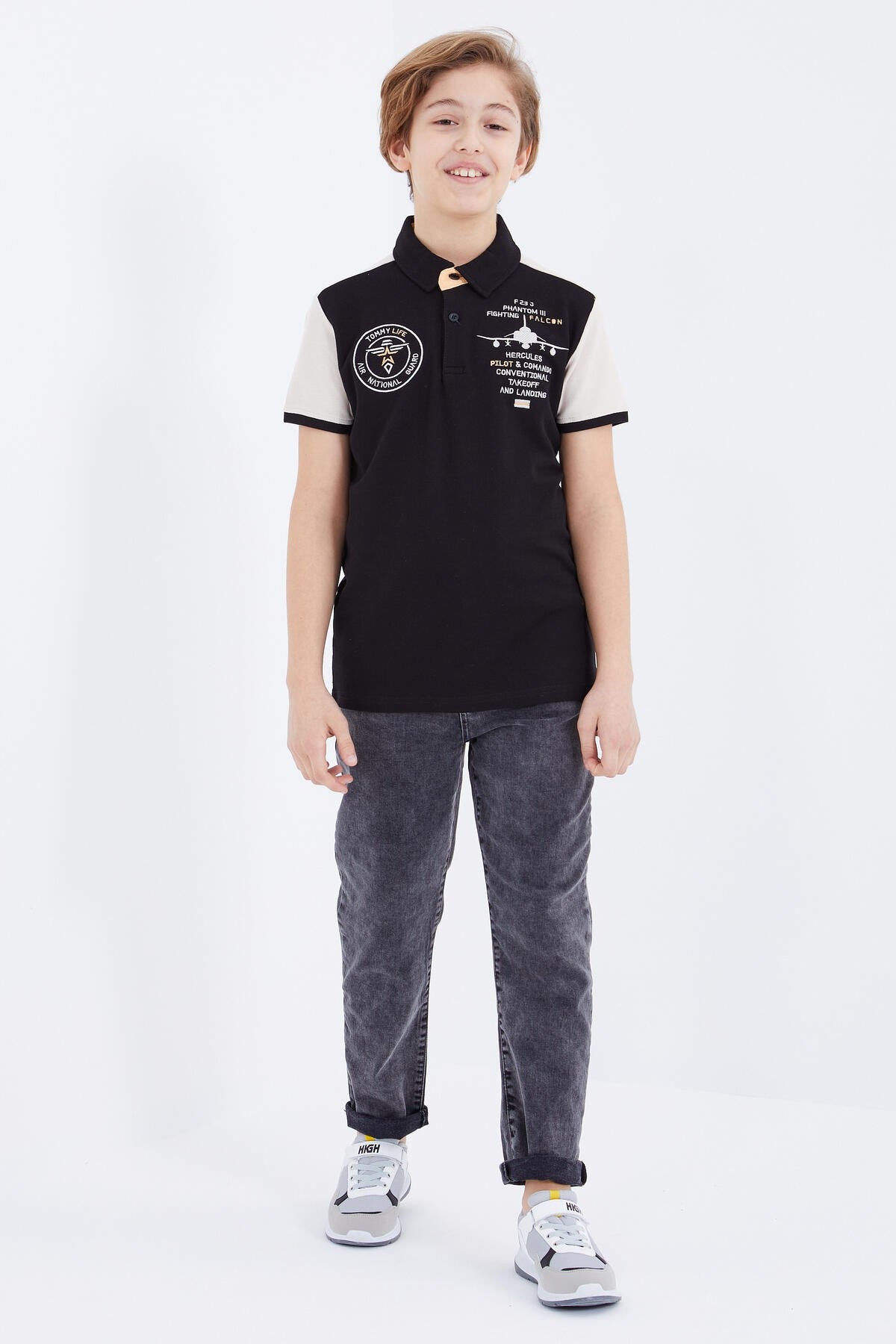 Siyah Nakış Detaylı Kısa Kollu Polo Yaka Erkek Çocuk T-Shirt  - 10906